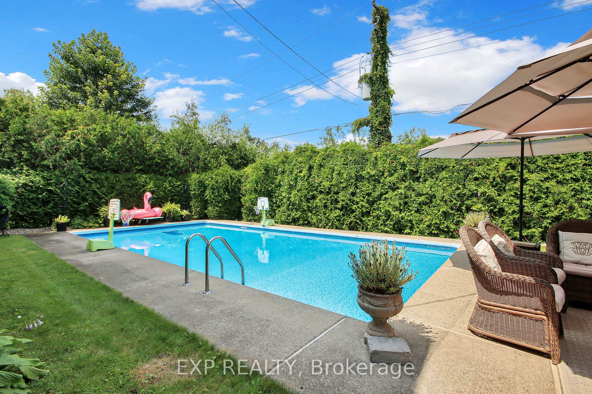 Photo 39 of 895 Dresden Crescent, Ottawa, Whitehaven — HOMEH