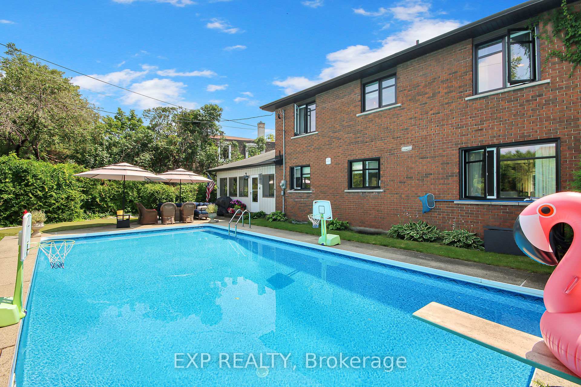 Photo 43 of 895 Dresden Crescent, Ottawa, Whitehaven — HOMEH