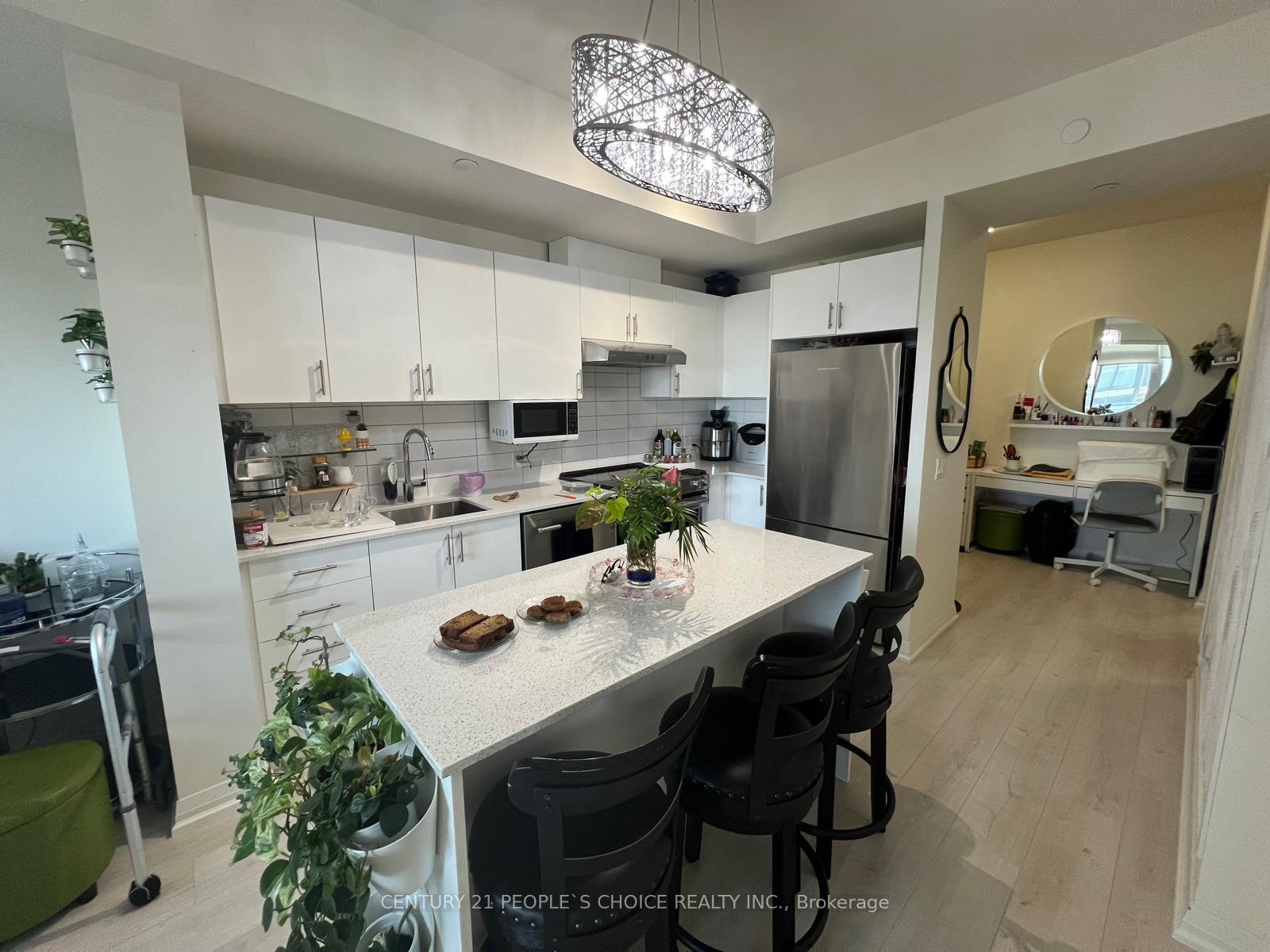 Photo 6 of Unit 925, 9000 Jane Street, Vaughan, Vellore Village — HOMEH