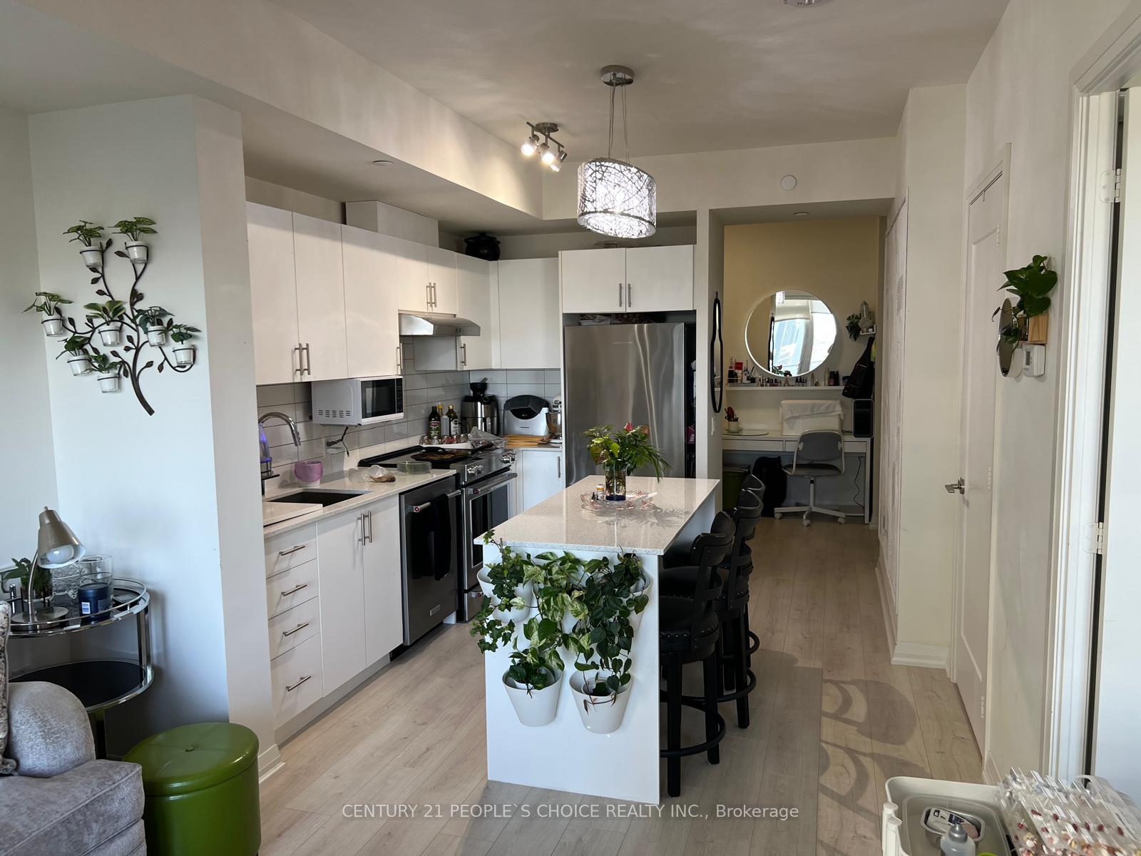 Photo 7 of Unit 925, 9000 Jane Street, Vaughan, Vellore Village — HOMEH