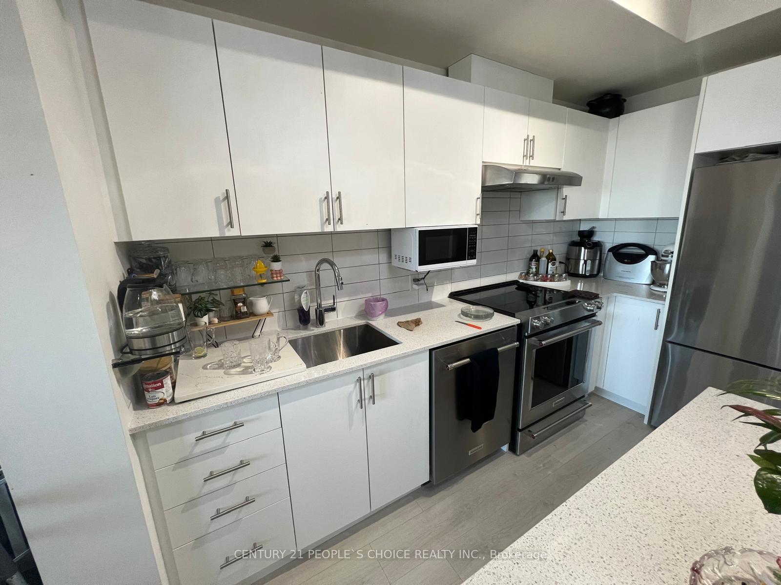 Photo 9 of Unit 925, 9000 Jane Street, Vaughan, Vellore Village — HOMEH