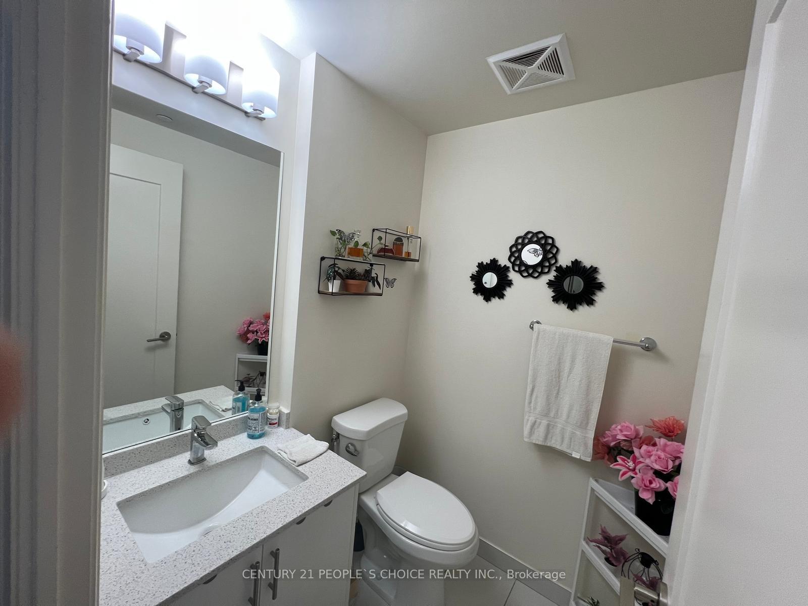 Photo 10 of Unit 925, 9000 Jane Street, Vaughan, Vellore Village — HOMEH