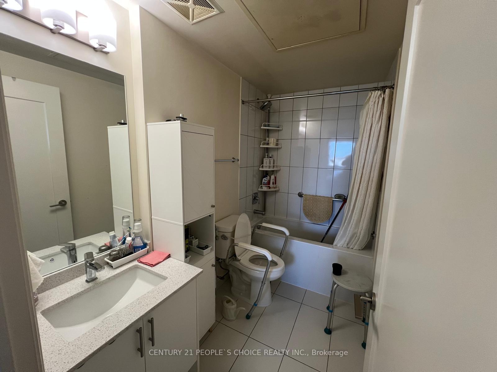 Photo 13 of Unit 925, 9000 Jane Street, Vaughan, Vellore Village — HOMEH