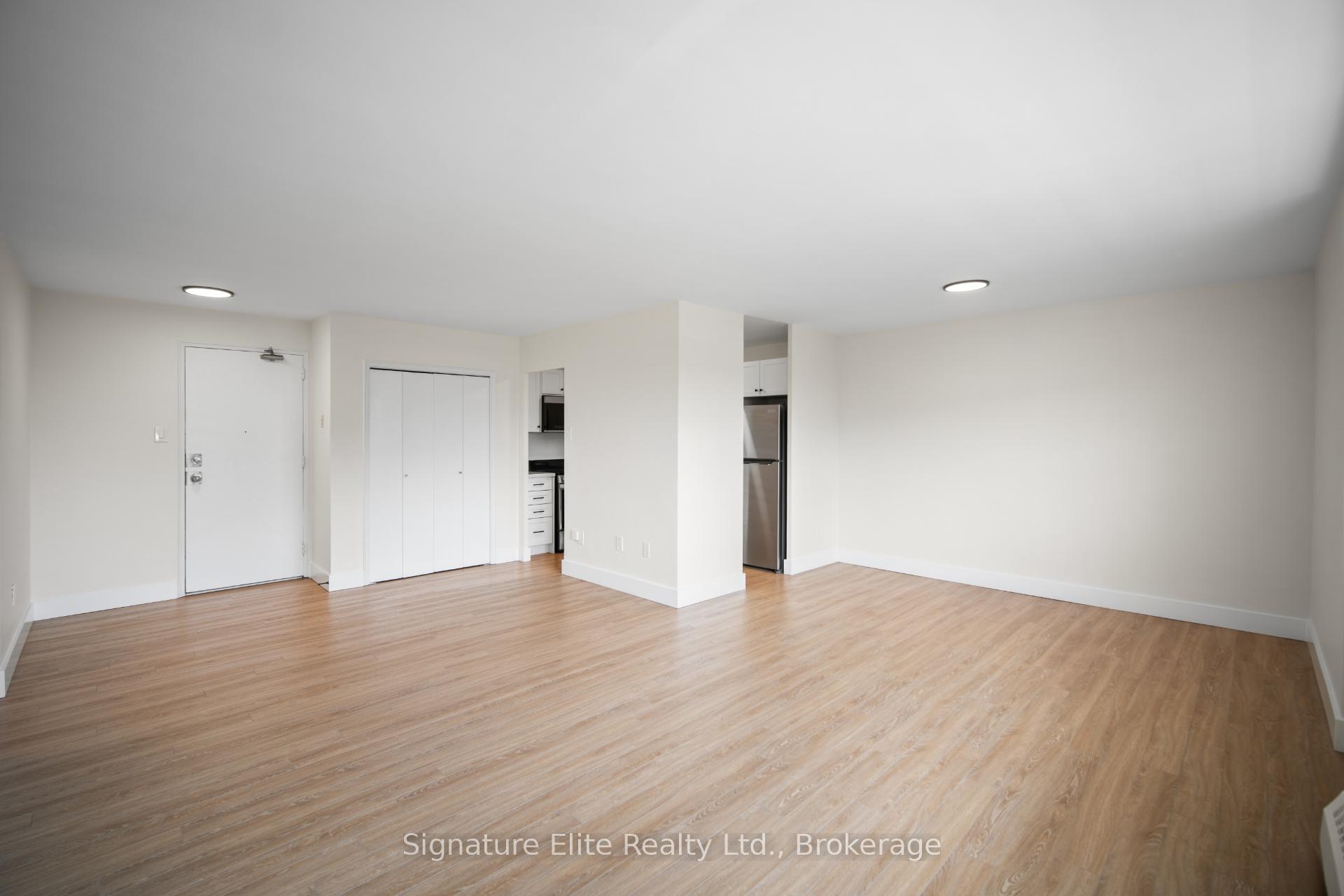 Photo 2 of Unit 407, 10 Fontenay Court, Etobicoke, Edenbridge-Humber Valley — HOMEH