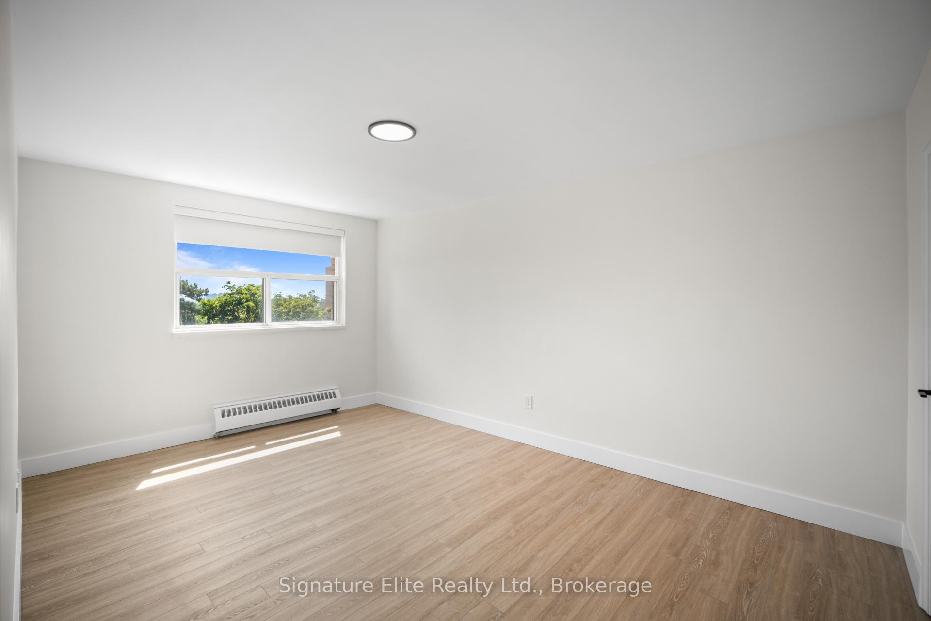 Photo 4 of Unit 407, 10 Fontenay Court, Etobicoke, Edenbridge-Humber Valley — HOMEH