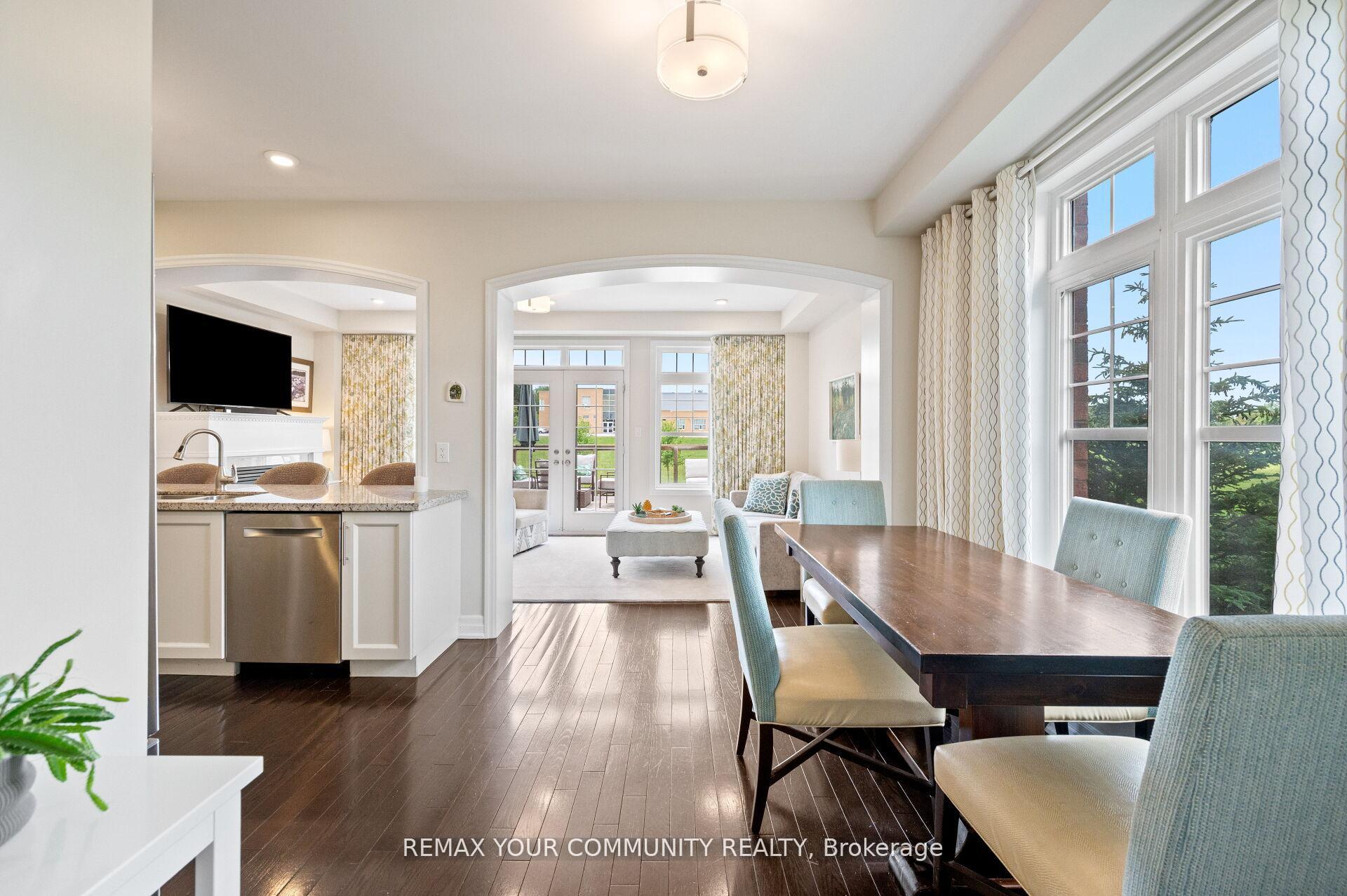 Photo 4 of 78 Alex Campbell Crescent, King, King City — HOMEH