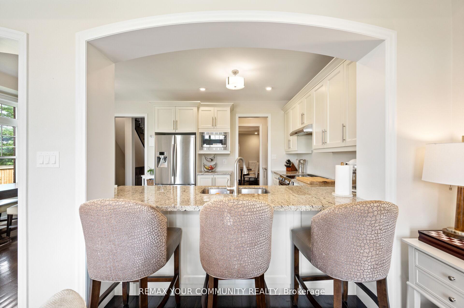 Photo 7 of 78 Alex Campbell Crescent, King, King City — HOMEH