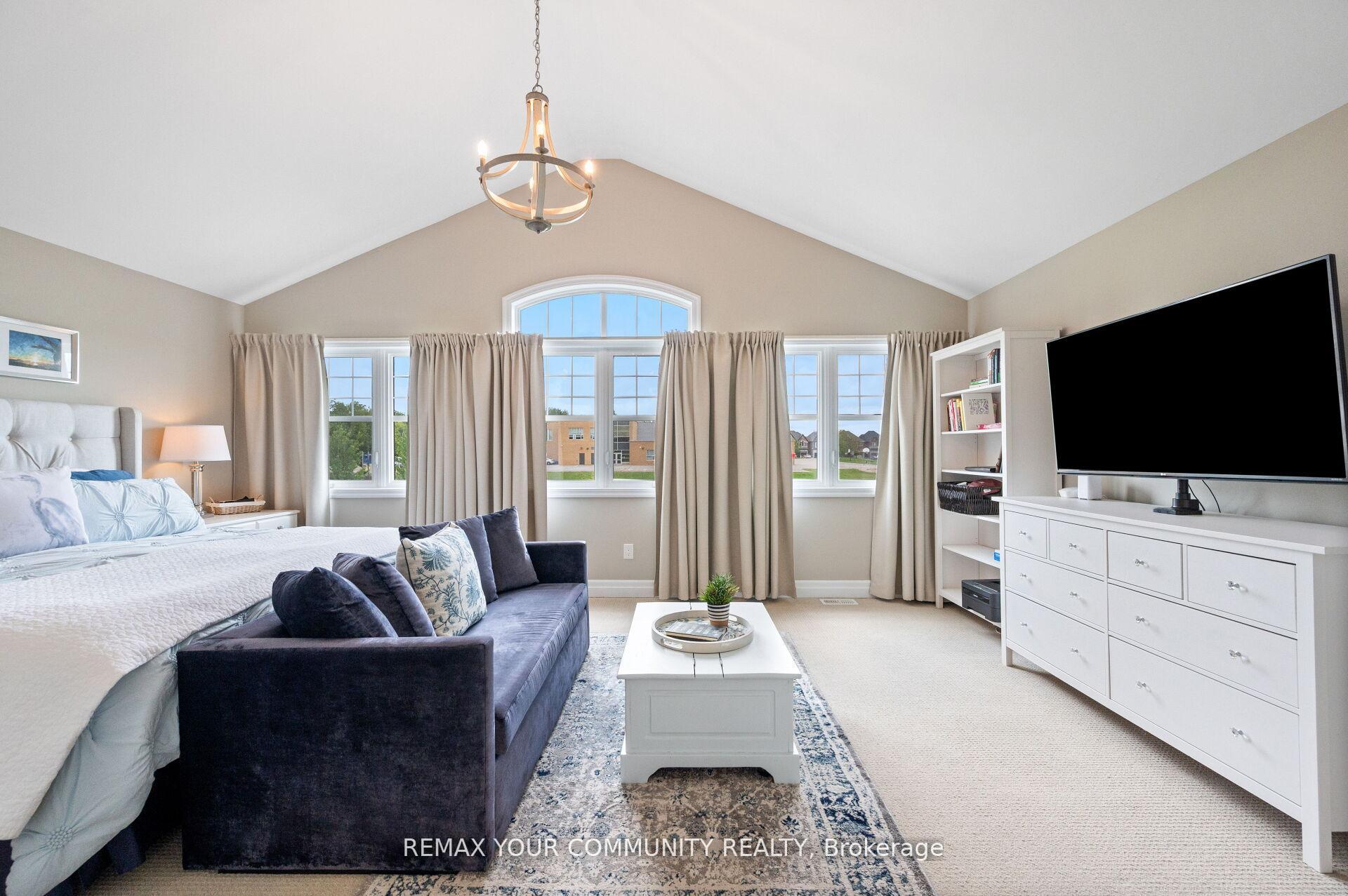 Photo 16 of 78 Alex Campbell Crescent, King, King City — HOMEH