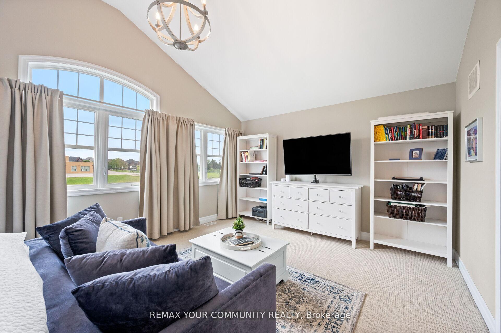 Photo 17 of 78 Alex Campbell Crescent, King, King City — HOMEH