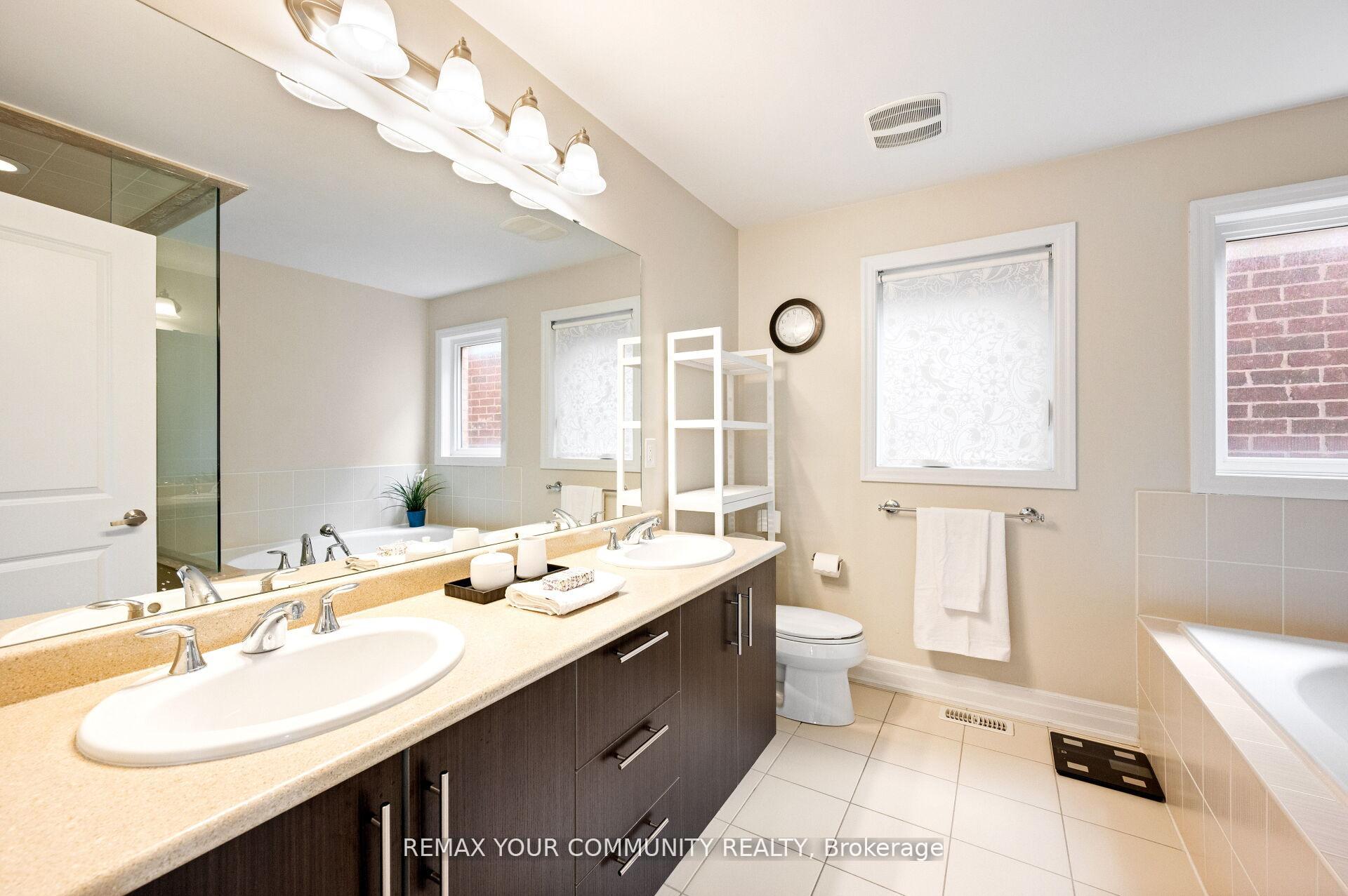 Photo 18 of 78 Alex Campbell Crescent, King, King City — HOMEH