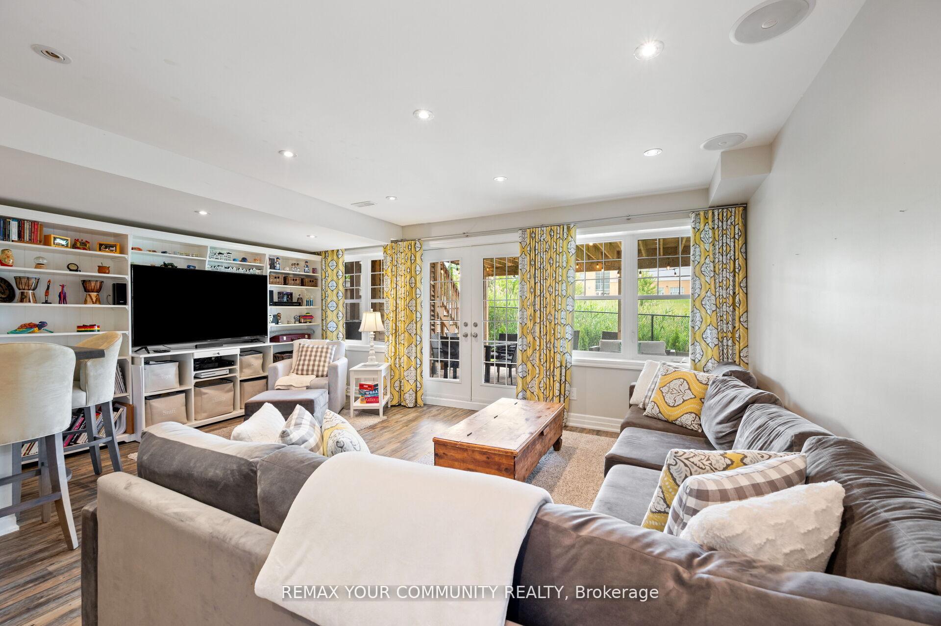 Photo 23 of 78 Alex Campbell Crescent, King, King City — HOMEH