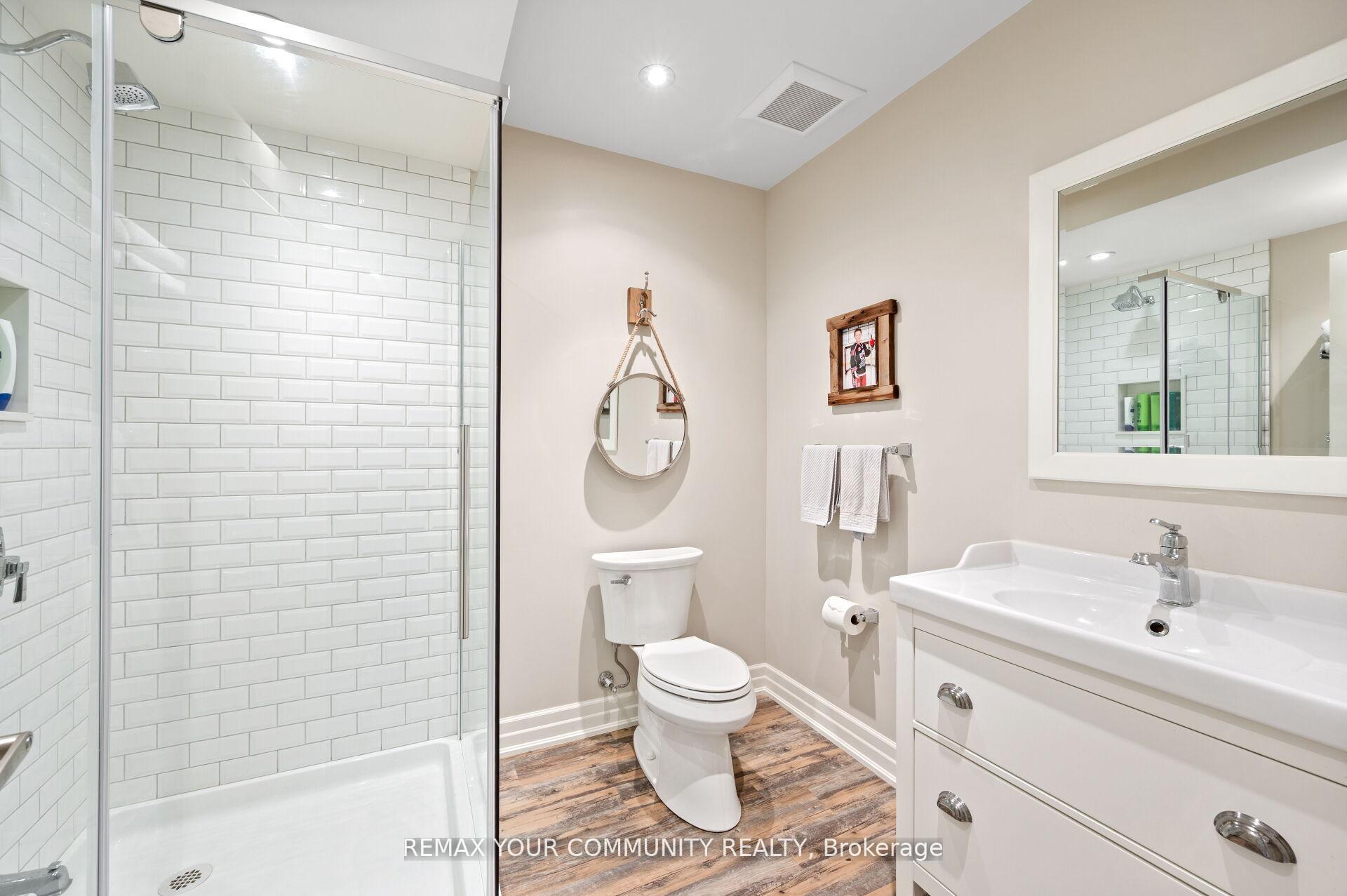 Photo 24 of 78 Alex Campbell Crescent, King, King City — HOMEH