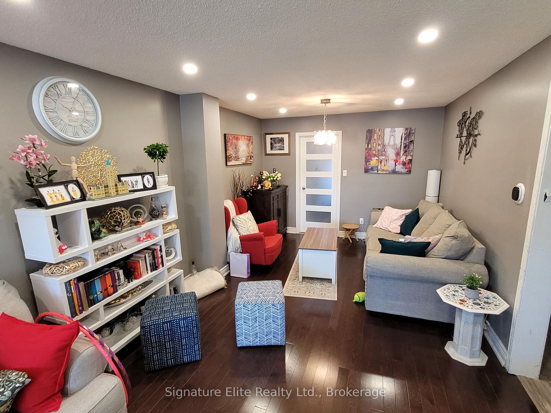 Photo 4 of Unit Main & Upper, 1554 Stillriver Crescent, Mississauga, East Credit — HOMEH