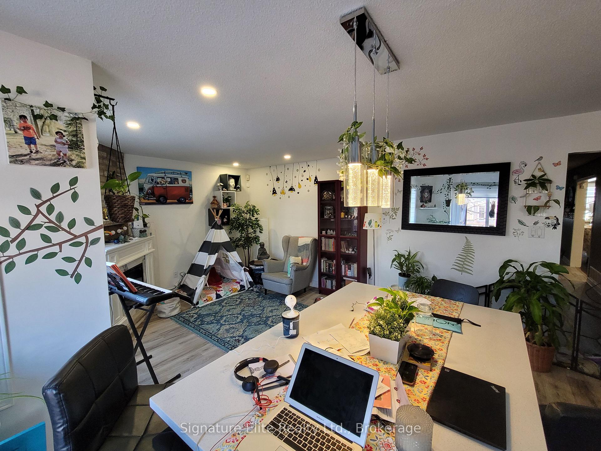 Photo 5 of Unit Main & Upper, 1554 Stillriver Crescent, Mississauga, East Credit — HOMEH
