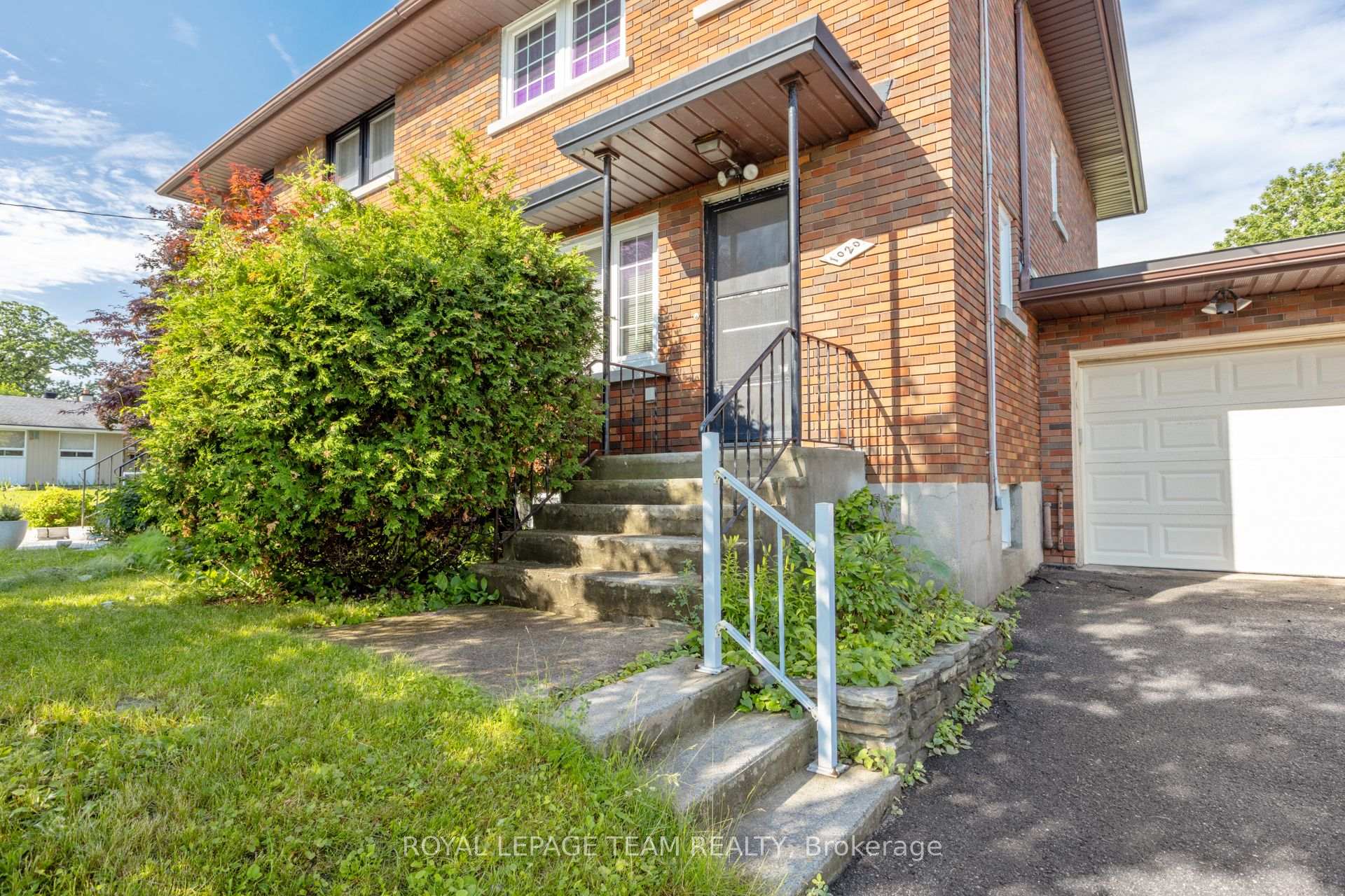 Photo 2 of 1020 Riddell Avenue S, Ottawa, Braemar Park — HOMEH
