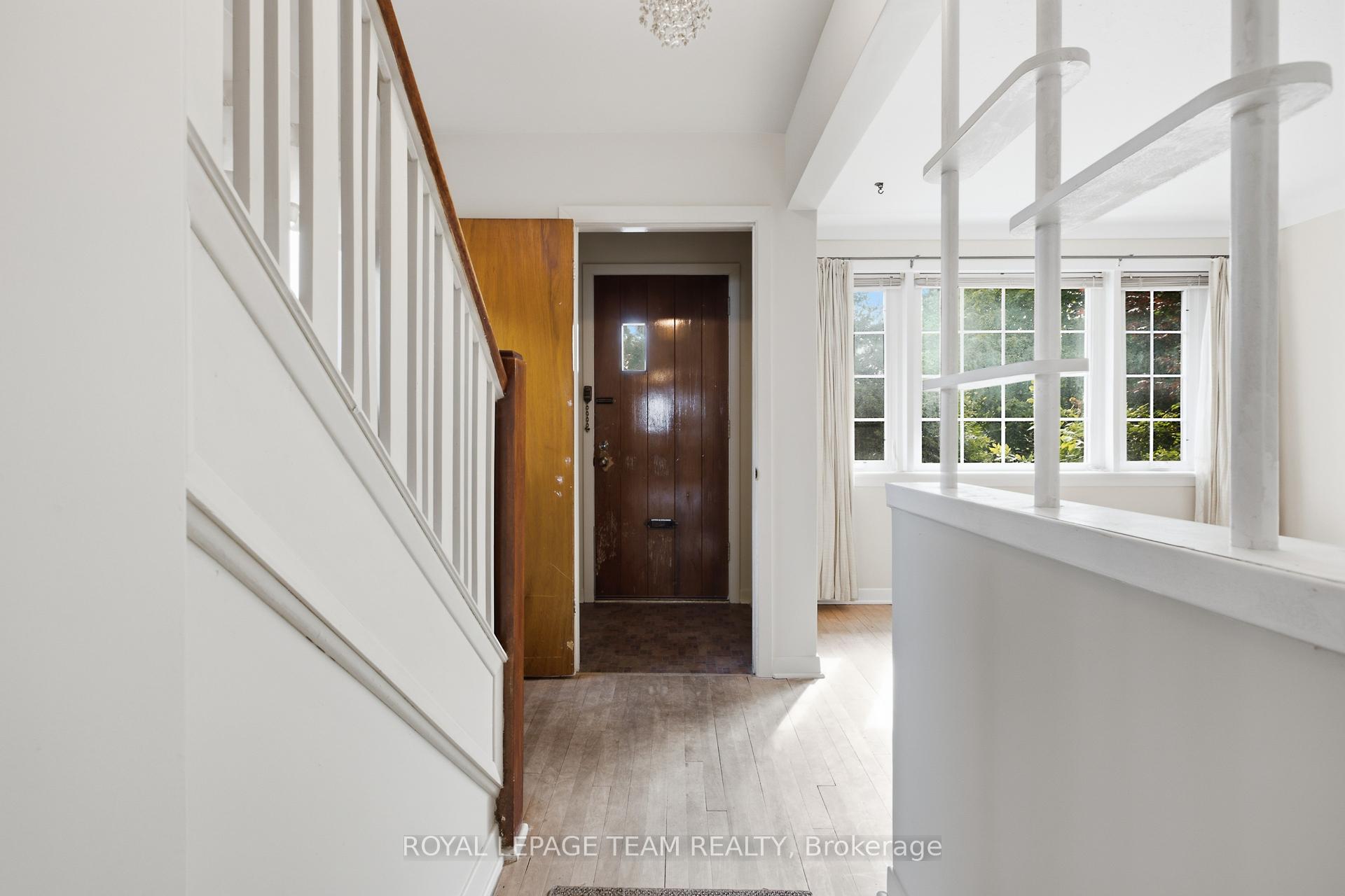 Photo 3 of 1020 Riddell Avenue S, Ottawa, Braemar Park — HOMEH