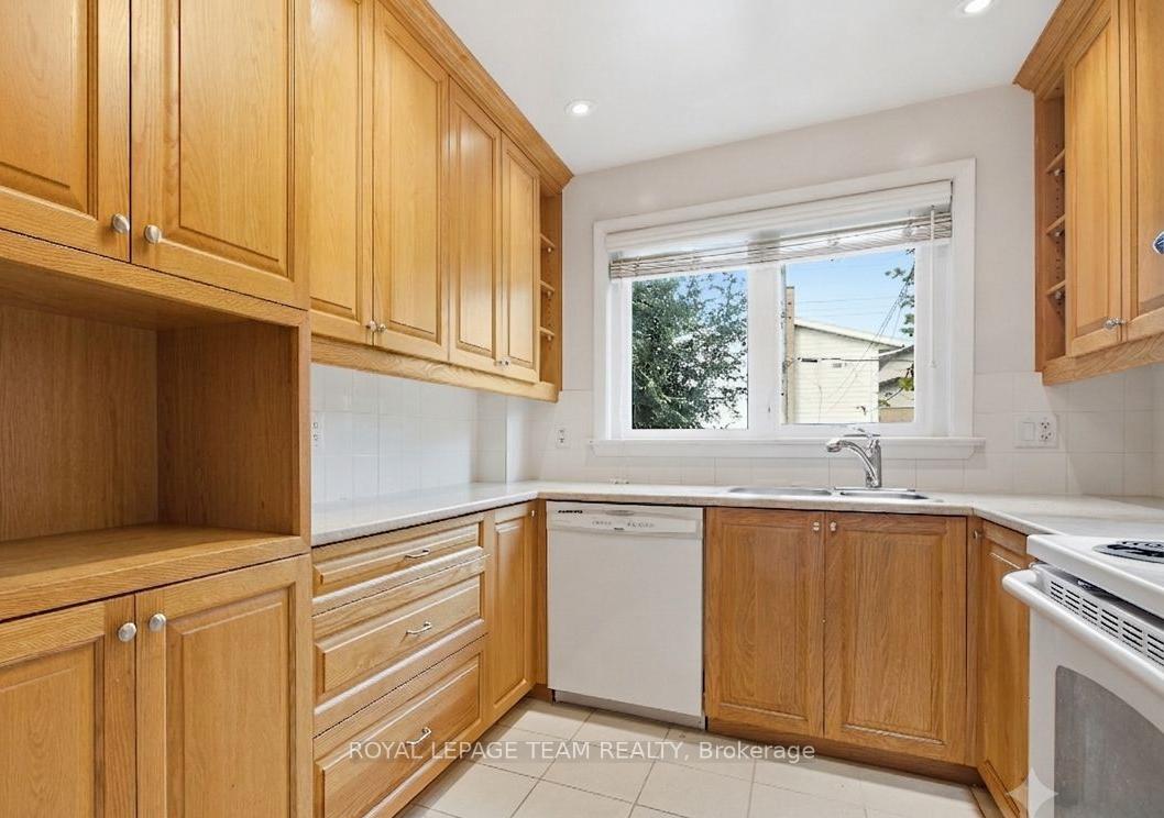 Photo 10 of 1020 Riddell Avenue S, Ottawa, Braemar Park — HOMEH