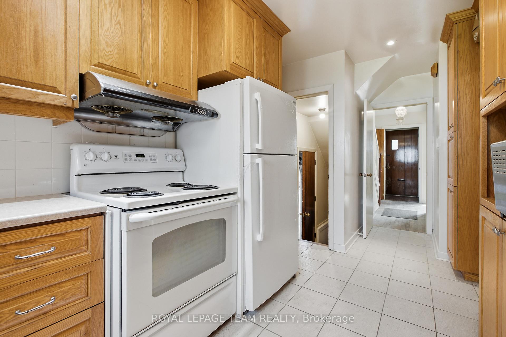Photo 12 of 1020 Riddell Avenue S, Ottawa, Braemar Park — HOMEH