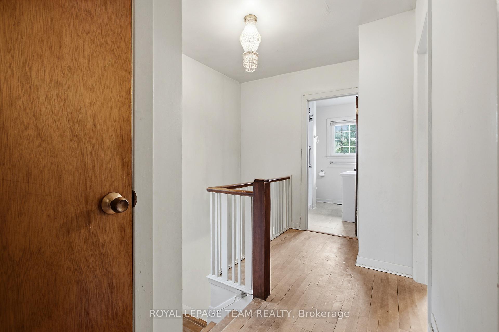 Photo 15 of 1020 Riddell Avenue S, Ottawa, Braemar Park — HOMEH