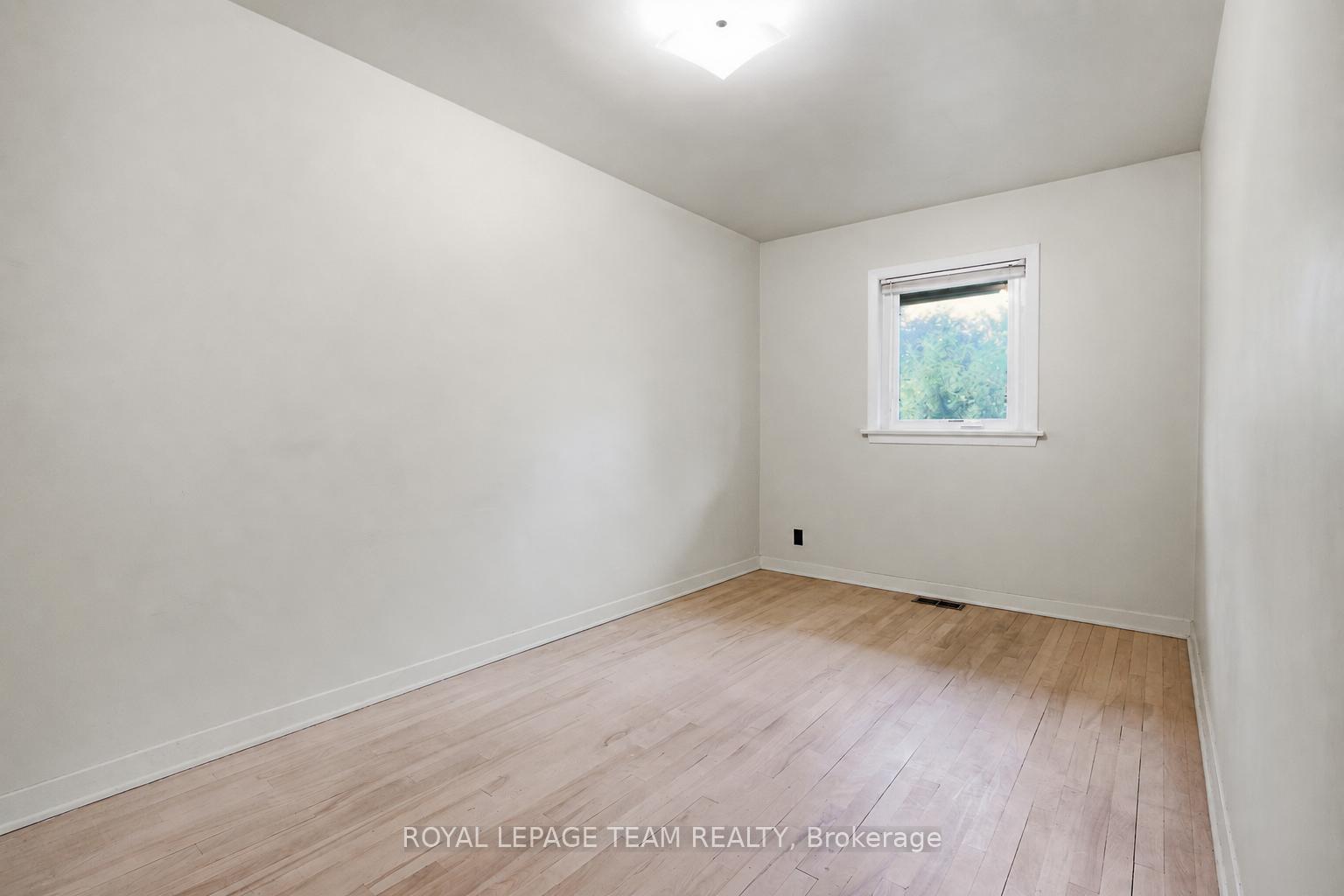 Photo 20 of 1020 Riddell Avenue S, Ottawa, Braemar Park — HOMEH