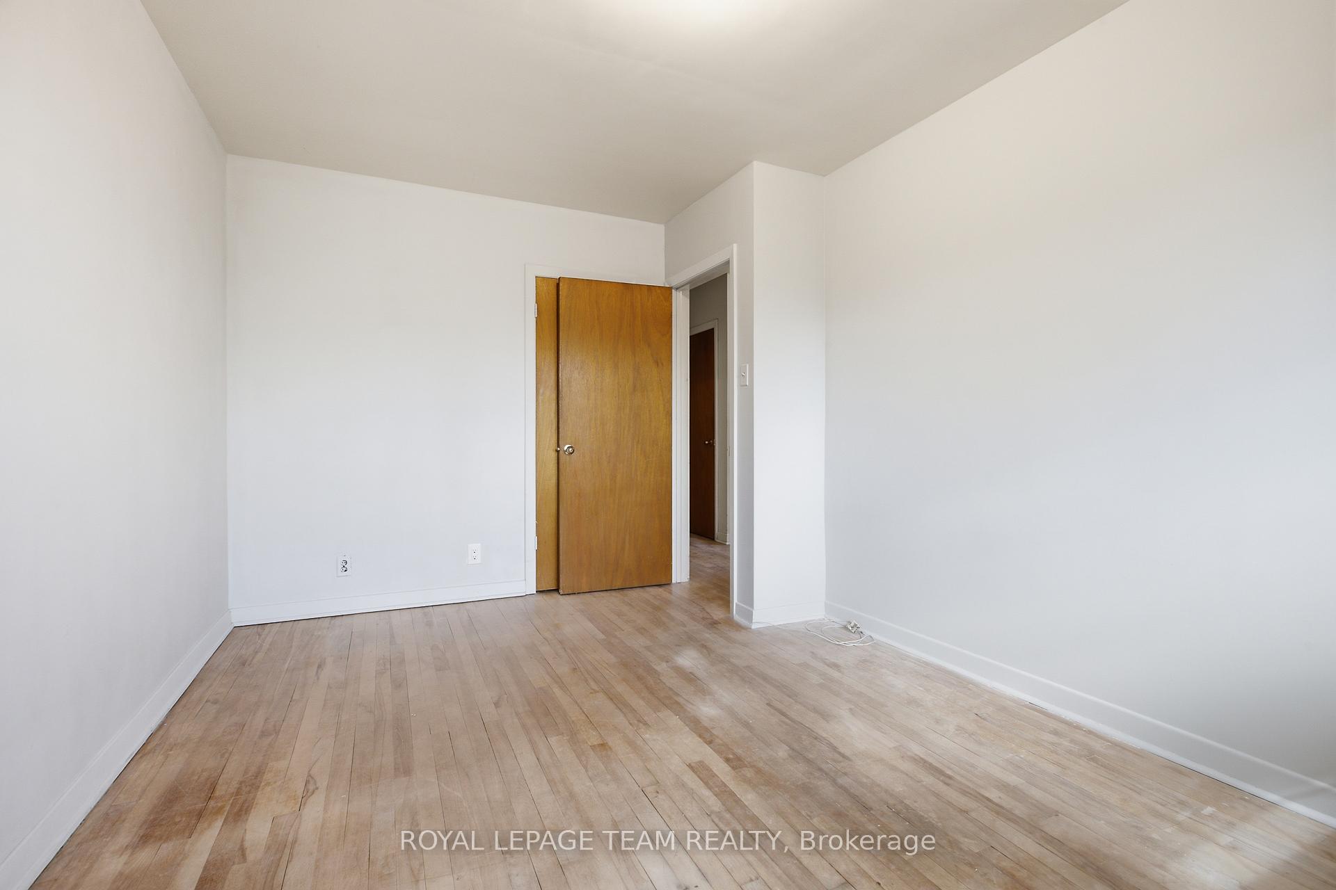 Photo 21 of 1020 Riddell Avenue S, Ottawa, Braemar Park — HOMEH