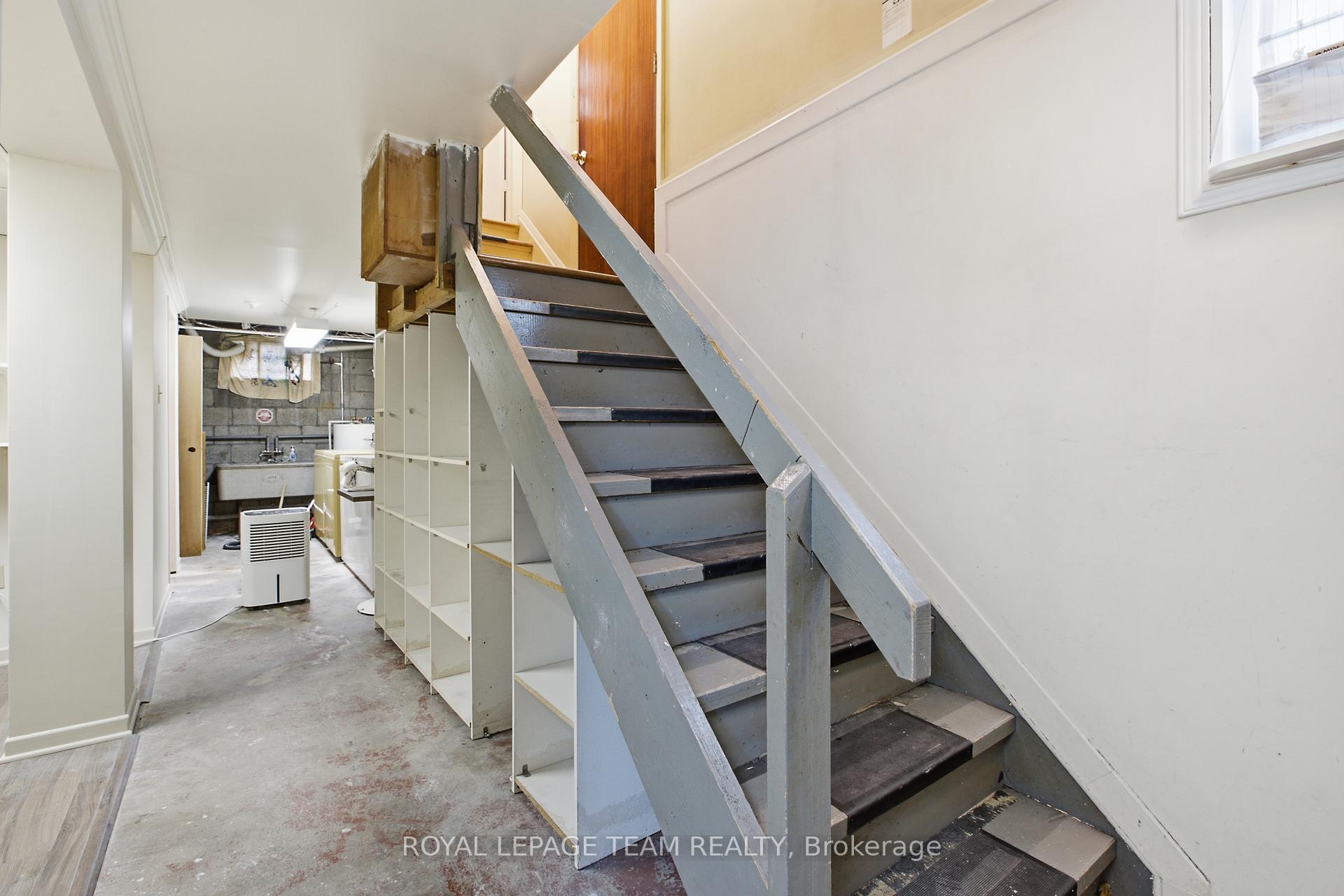 Photo 23 of 1020 Riddell Avenue S, Ottawa, Braemar Park — HOMEH