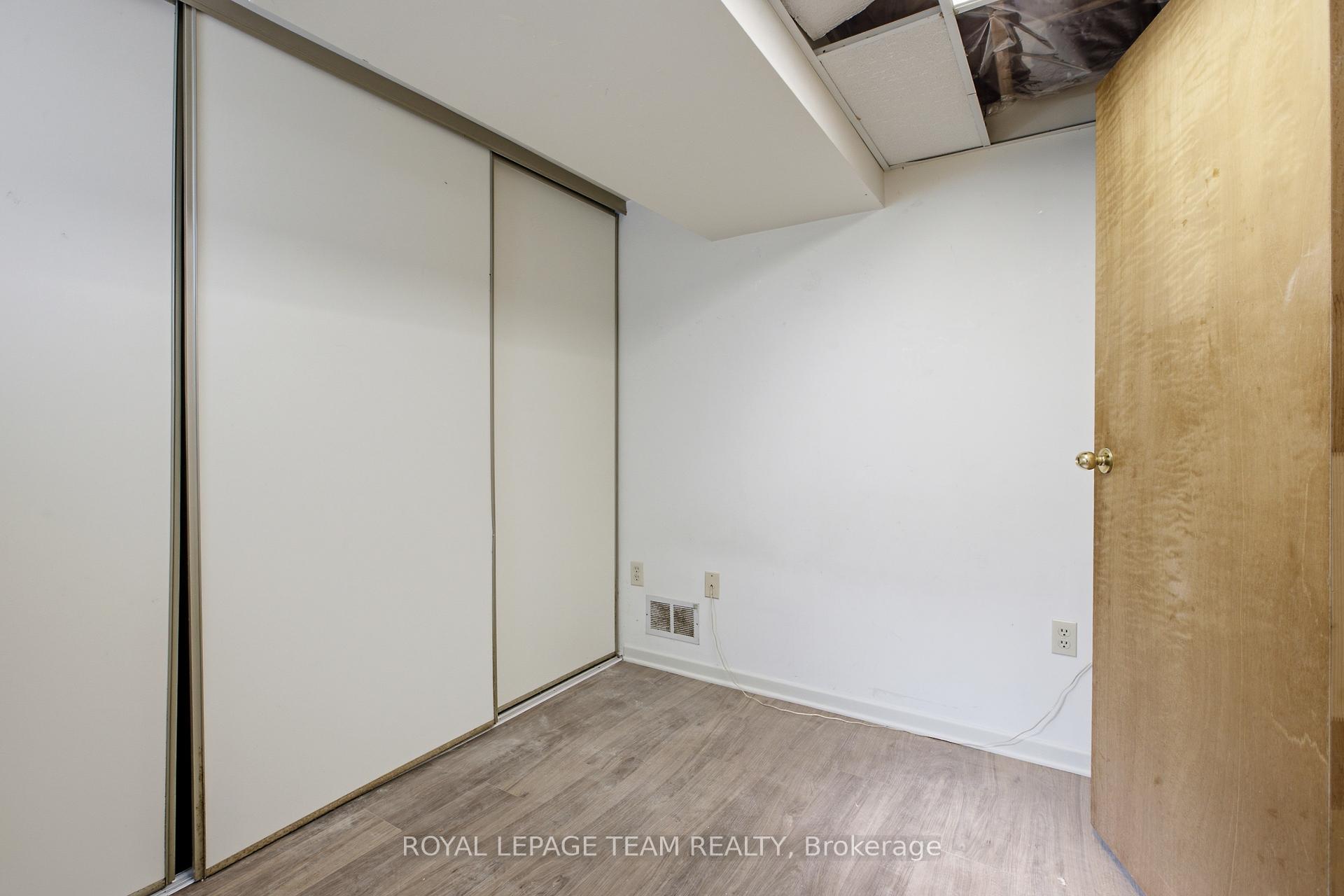 Photo 24 of 1020 Riddell Avenue S, Ottawa, Braemar Park — HOMEH