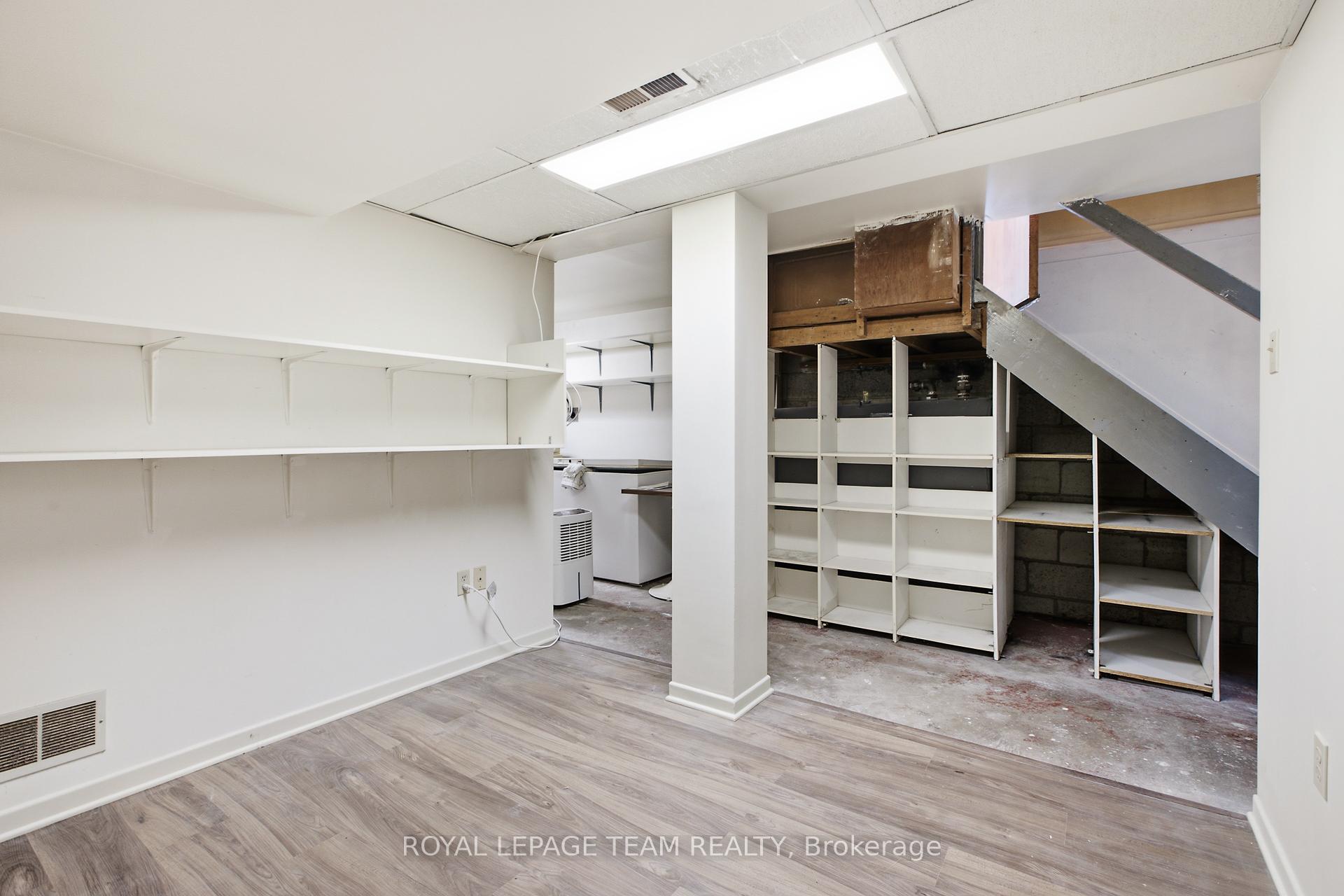 Photo 26 of 1020 Riddell Avenue S, Ottawa, Braemar Park — HOMEH