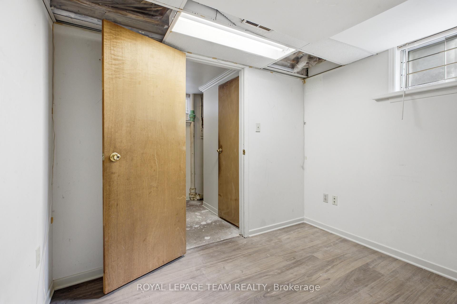 Photo 27 of 1020 Riddell Avenue S, Ottawa, Braemar Park — HOMEH