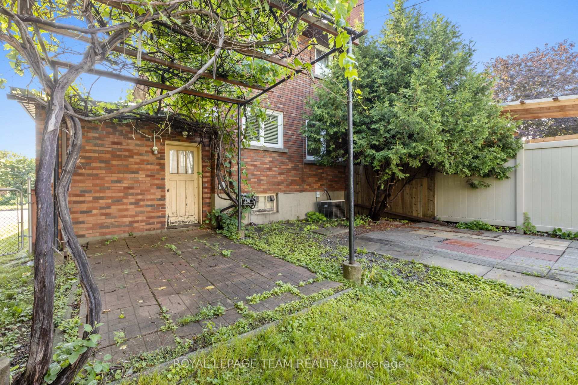 Photo 31 of 1020 Riddell Avenue S, Ottawa, Braemar Park — HOMEH