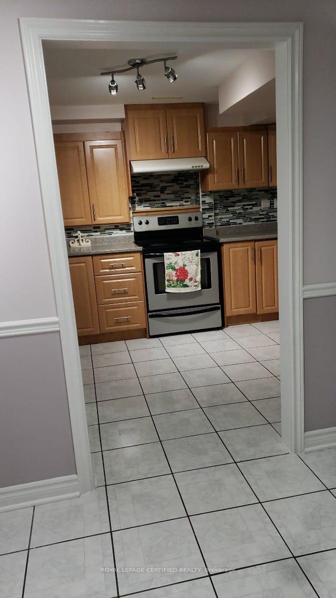 Photo 2 of Unit Bsmt, 44 Red Cedar Crescent, Brampton, Sandringham-Wellington — HOMEH