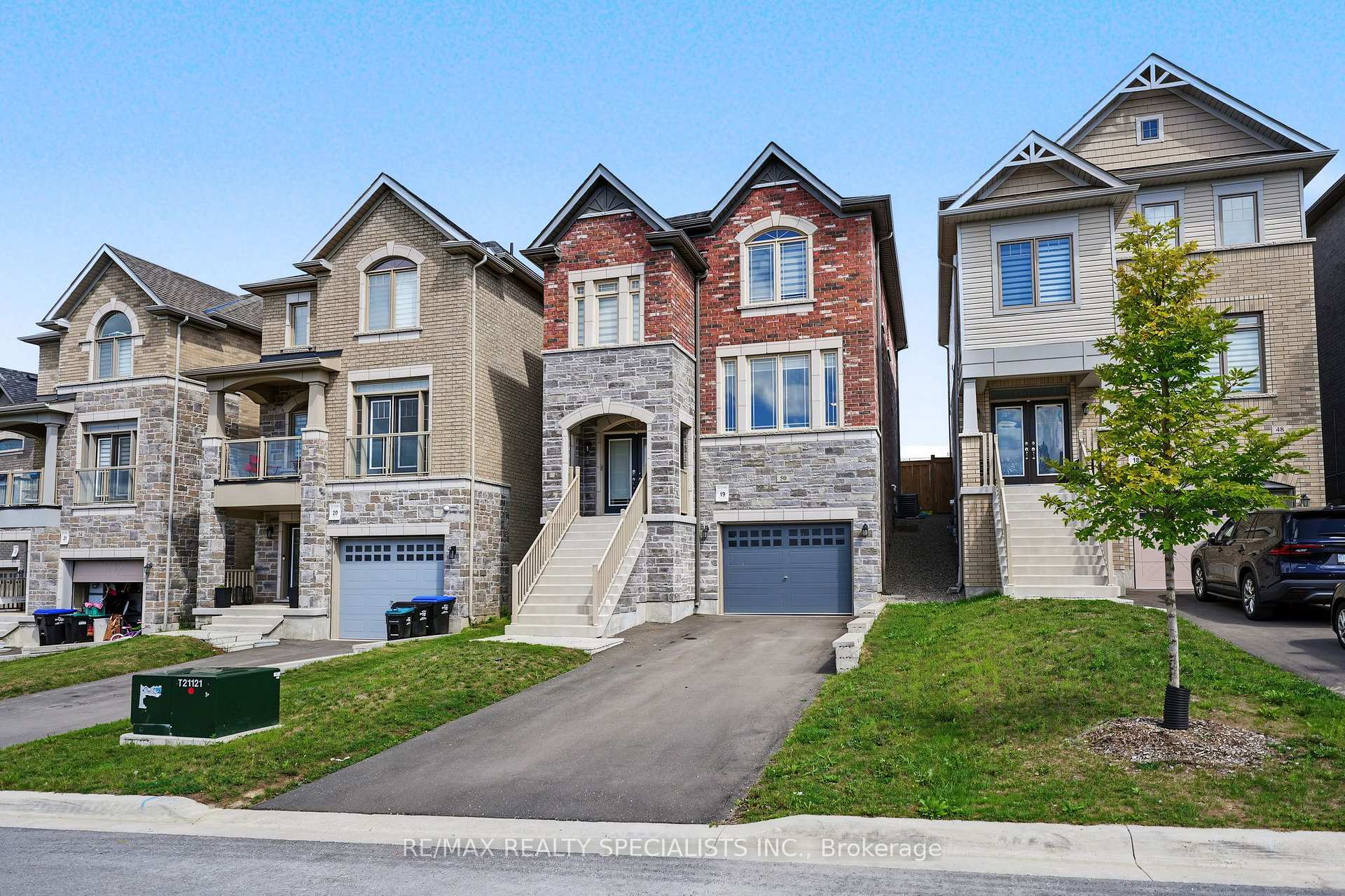 Photo 4 of 50 Janes Crescent, New Tecumseth, Rural New Tecumseth — HOMEH