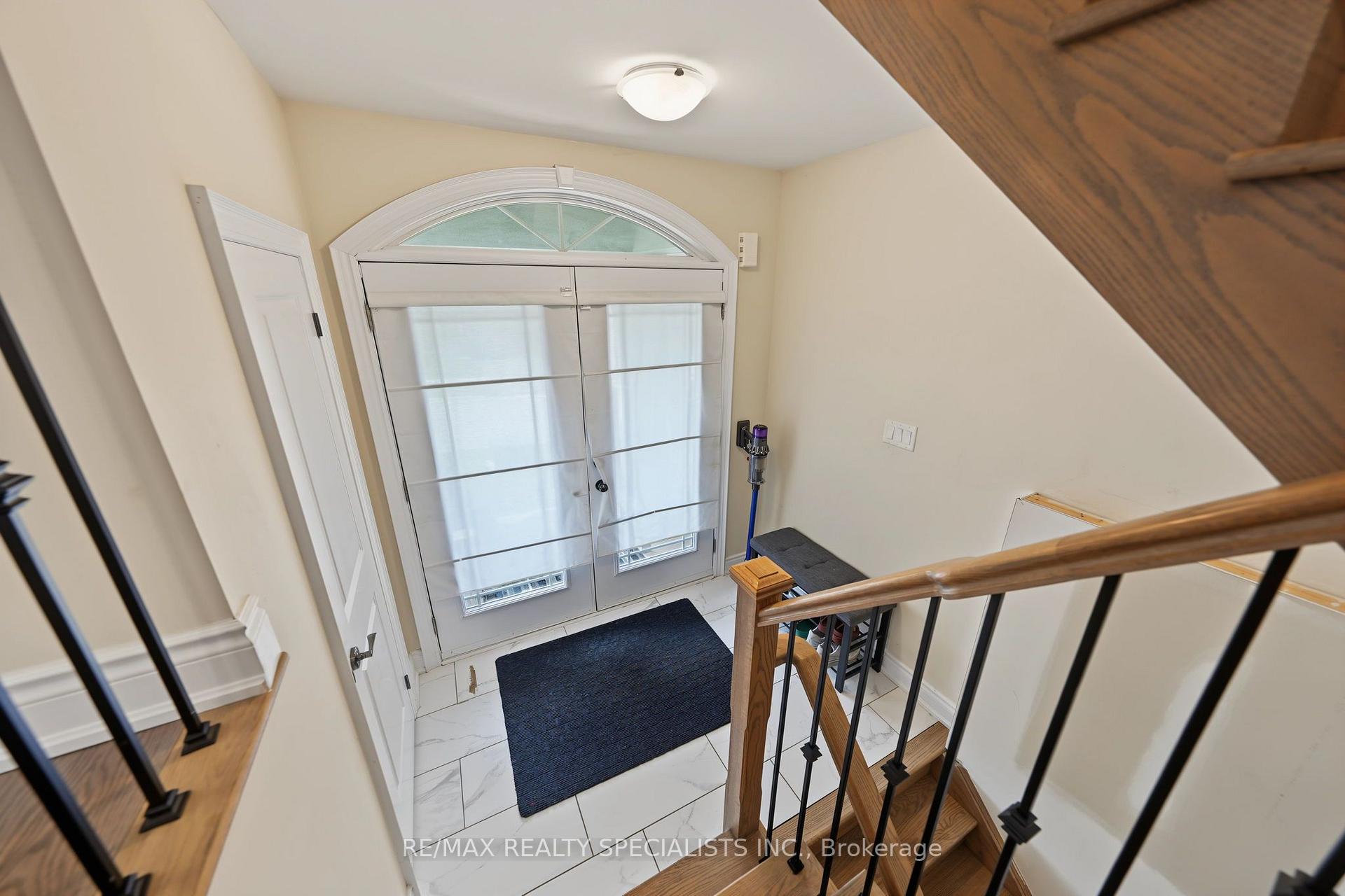 Photo 5 of 50 Janes Crescent, New Tecumseth, Rural New Tecumseth — HOMEH