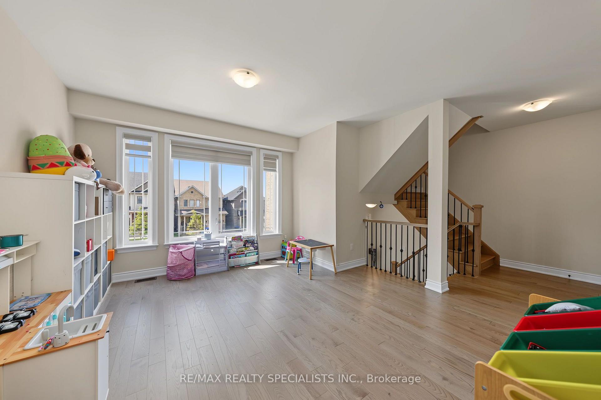 Photo 10 of 50 Janes Crescent, New Tecumseth, Rural New Tecumseth — HOMEH
