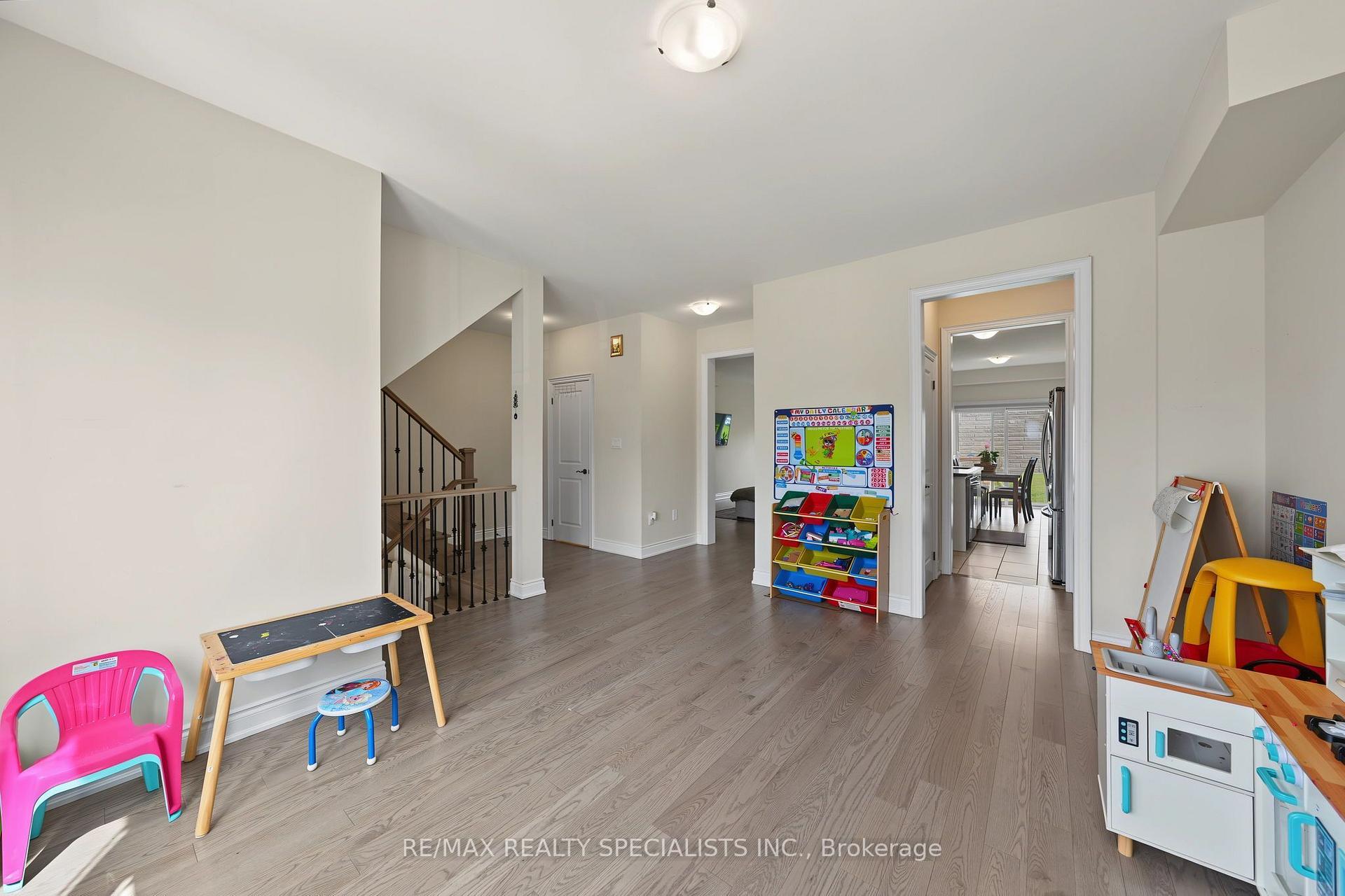 Photo 11 of 50 Janes Crescent, New Tecumseth, Rural New Tecumseth — HOMEH