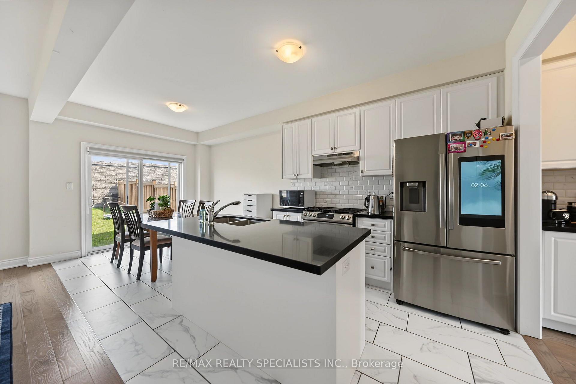 Photo 14 of 50 Janes Crescent, New Tecumseth, Rural New Tecumseth — HOMEH