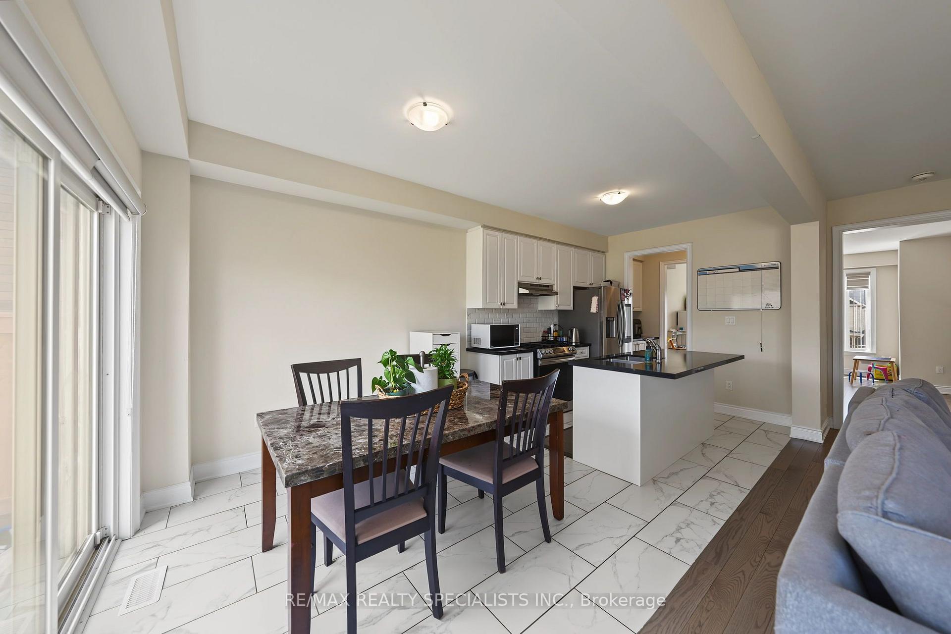 Photo 23 of 50 Janes Crescent, New Tecumseth, Rural New Tecumseth — HOMEH