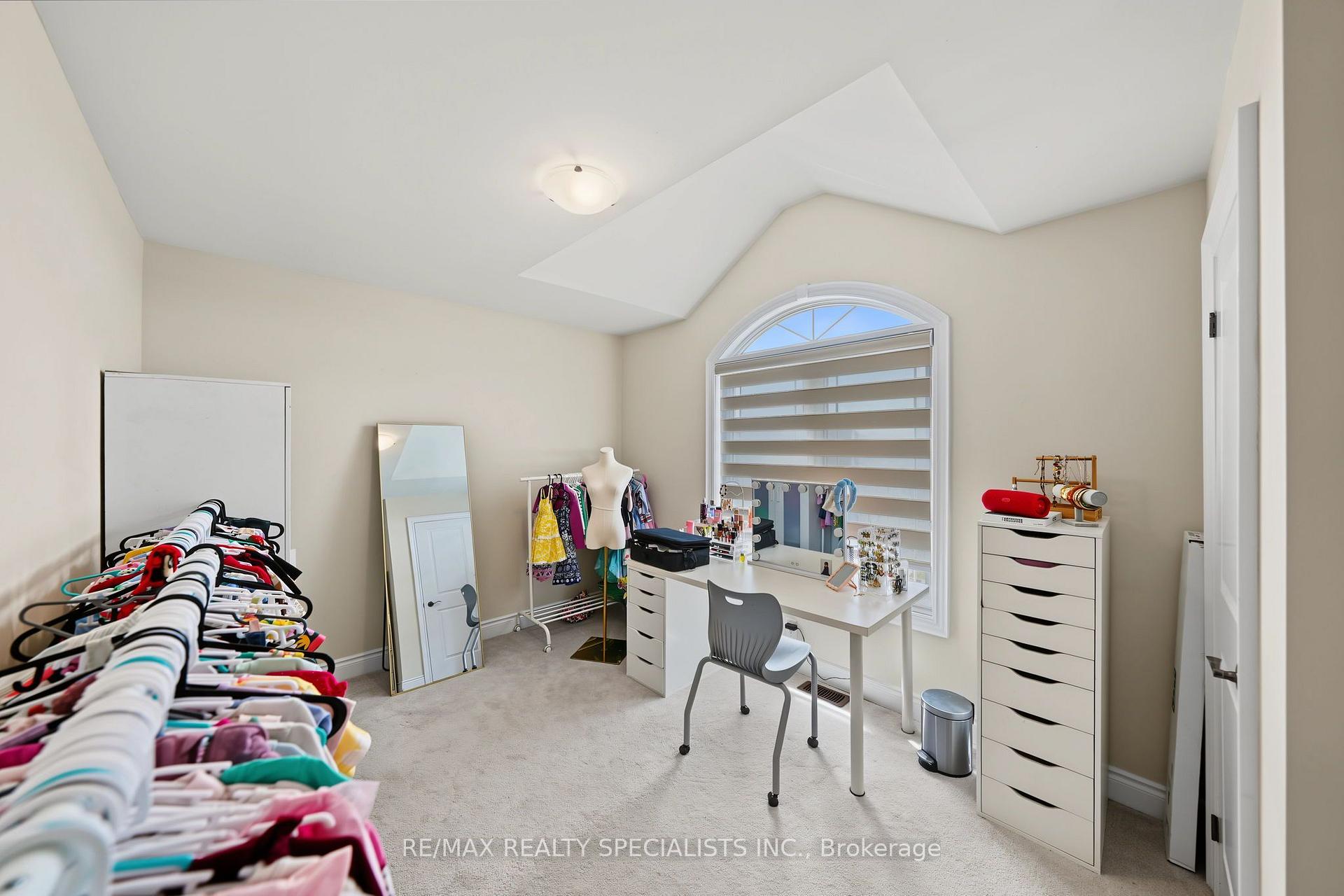 Photo 28 of 50 Janes Crescent, New Tecumseth, Rural New Tecumseth — HOMEH