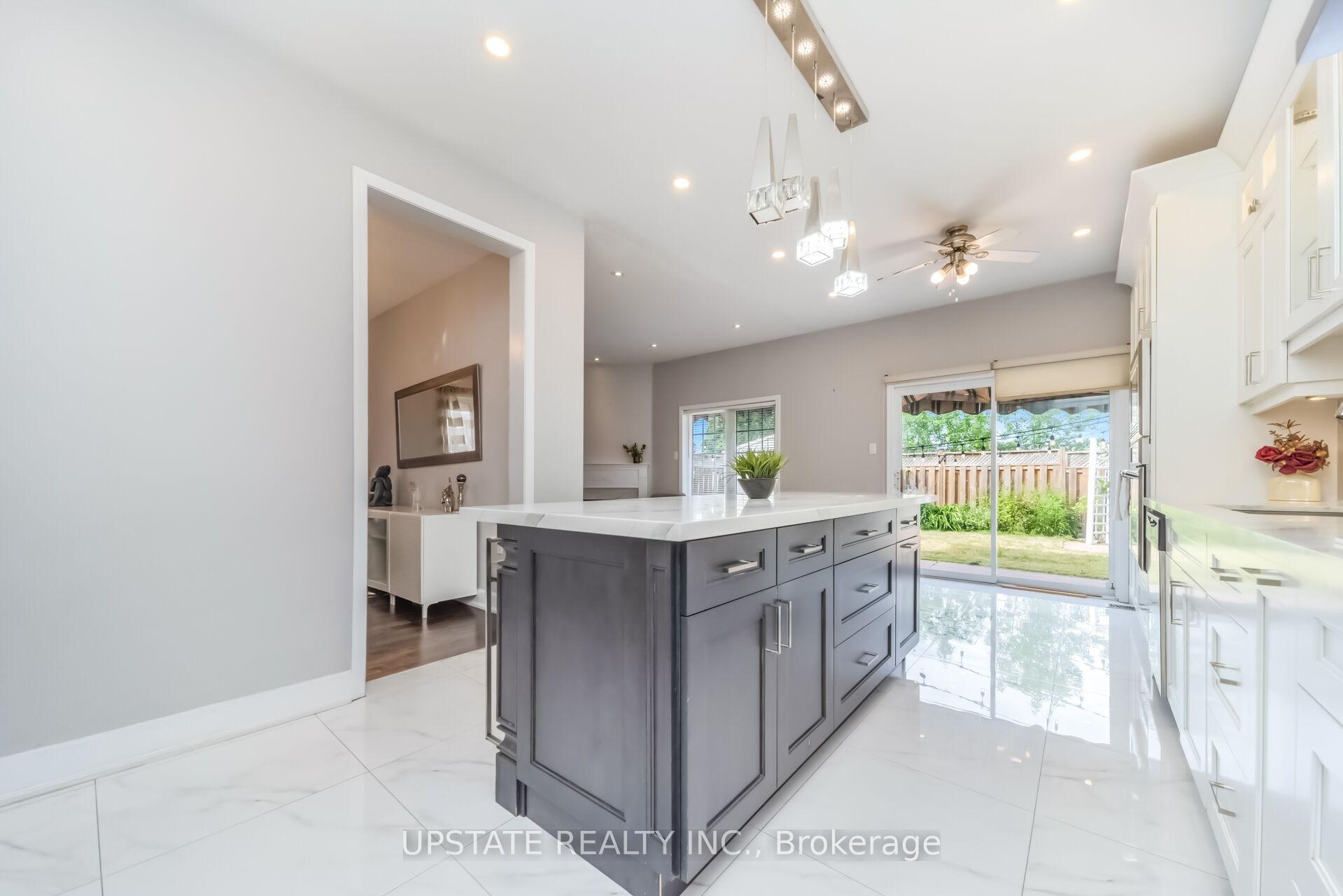 Photo 9 of 6445 Valiant Heights, Mississauga, Meadowvale Village — HOMEH