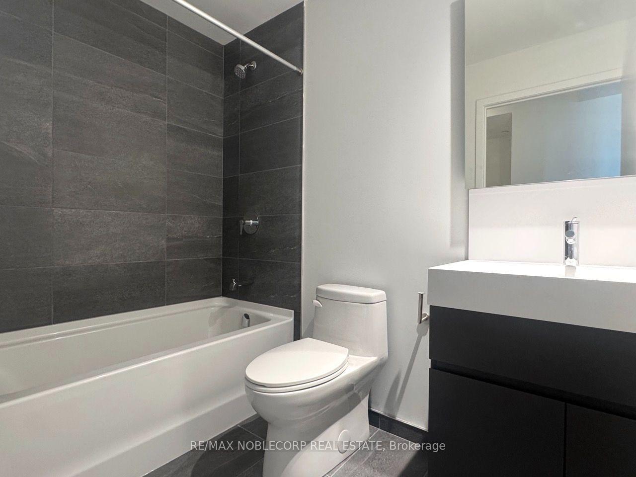 Photo 5 of Unit 912, 39 Mary Street, Barrie, City Centre — HOMEH