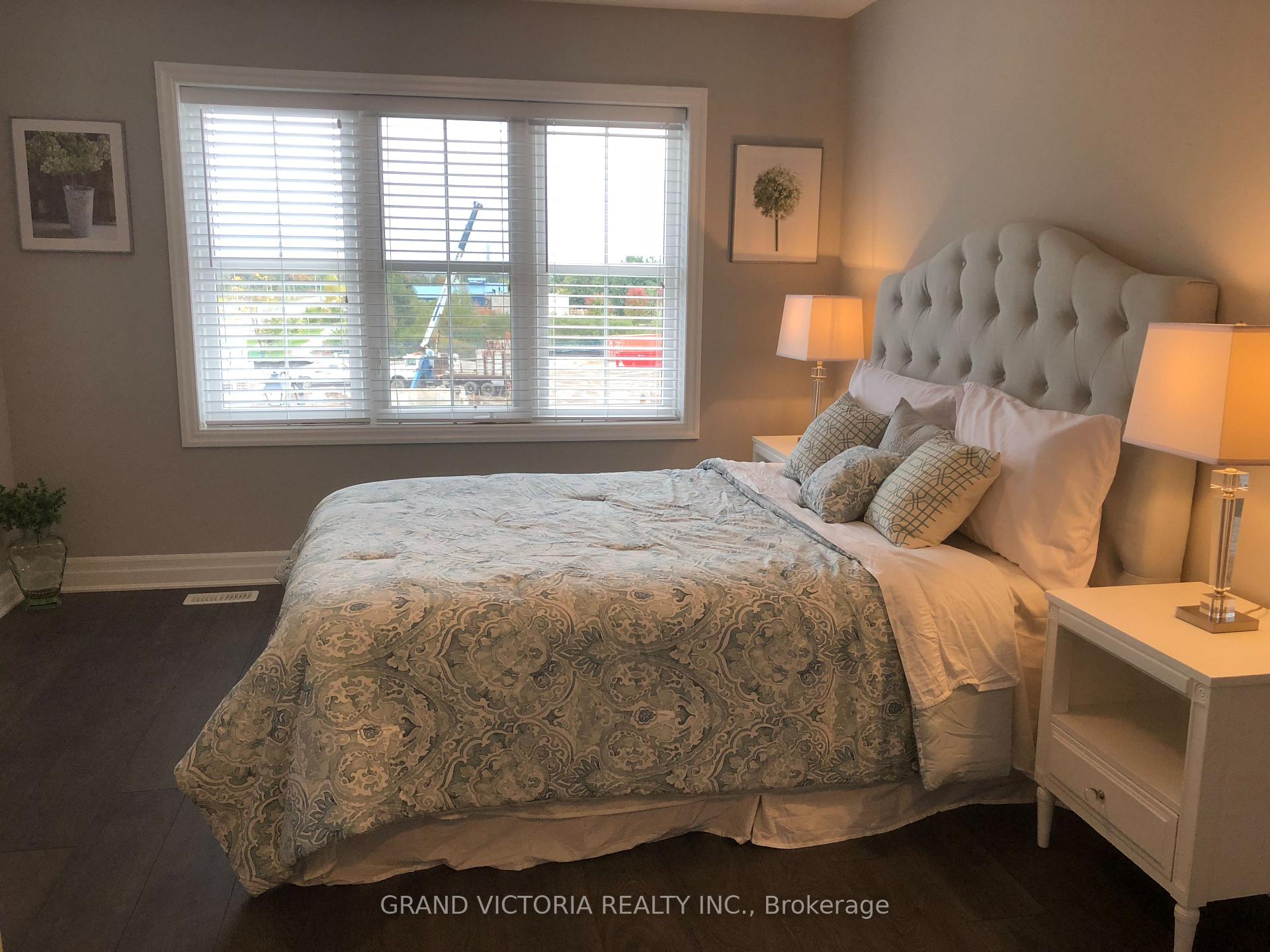 Photo 3 of Unit 10, 22 Spring Creek Drive, Hamilton, Waterdown — HOMEH