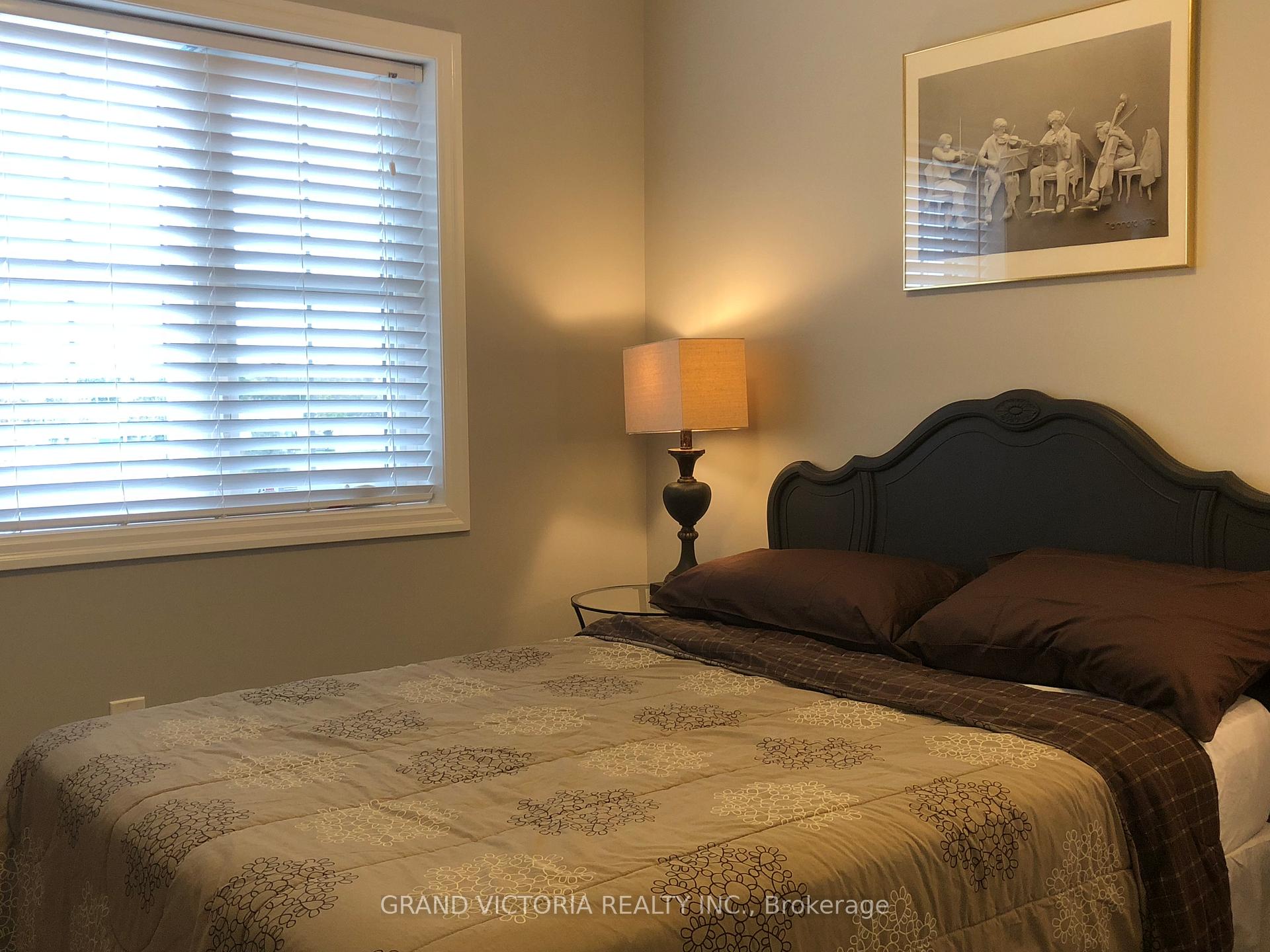 Photo 5 of Unit 10, 22 Spring Creek Drive, Hamilton, Waterdown — HOMEH