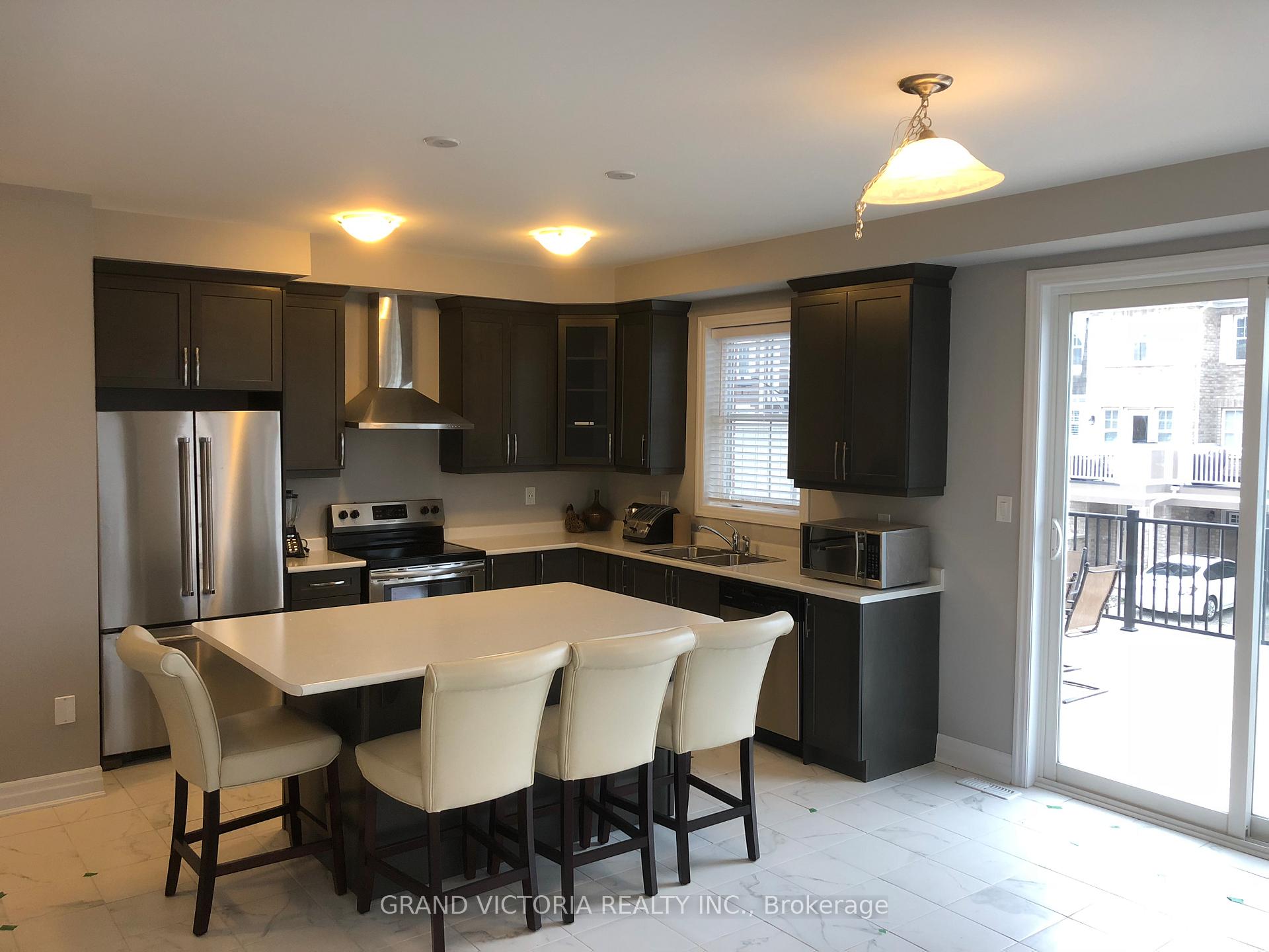 Photo 6 of Unit 10, 22 Spring Creek Drive, Hamilton, Waterdown — HOMEH