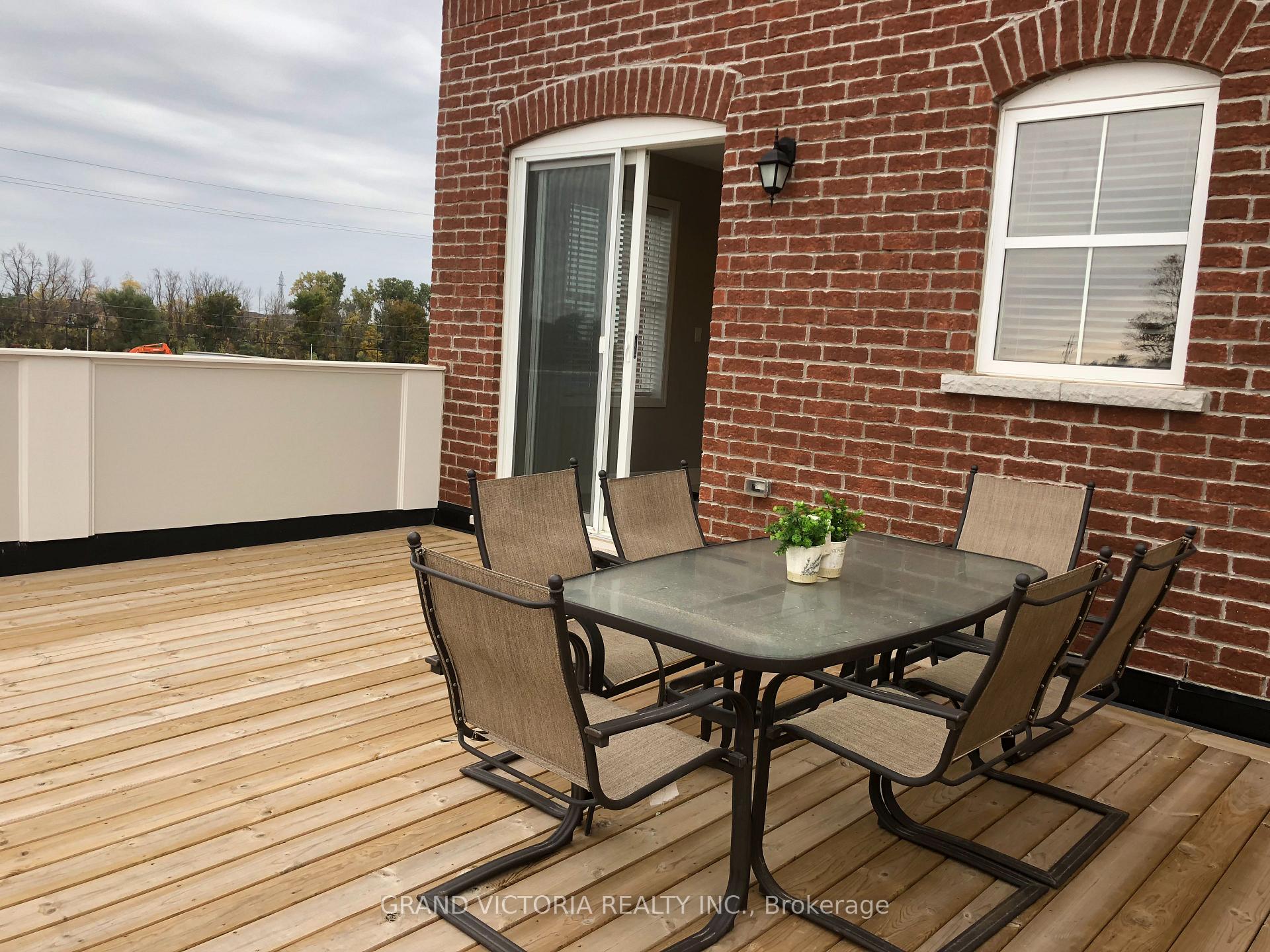 Photo 15 of Unit 10, 22 Spring Creek Drive, Hamilton, Waterdown — HOMEH