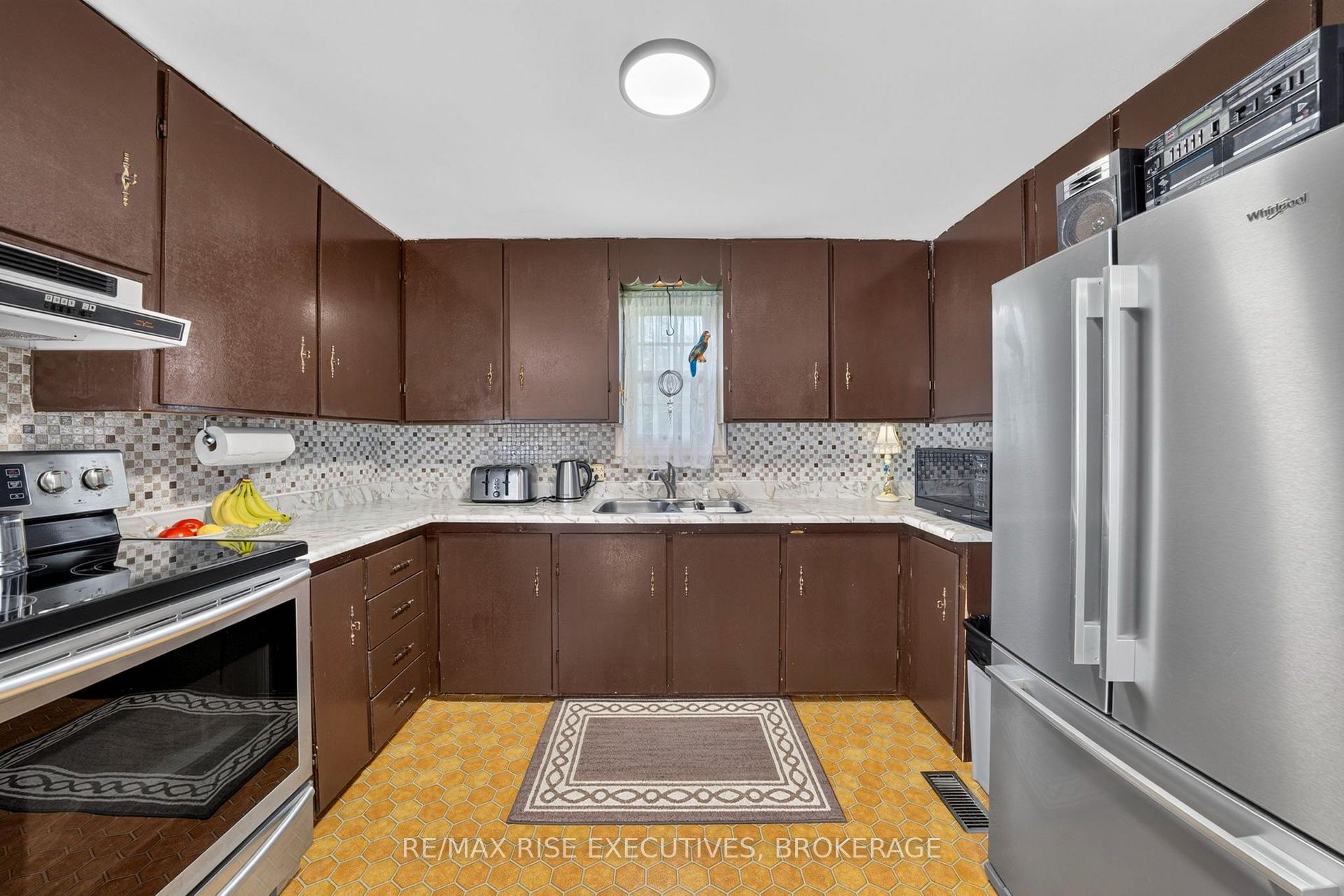 Photo 12 of 6900 Perth Road, South Frontenac, Frontenac South — HOMEH