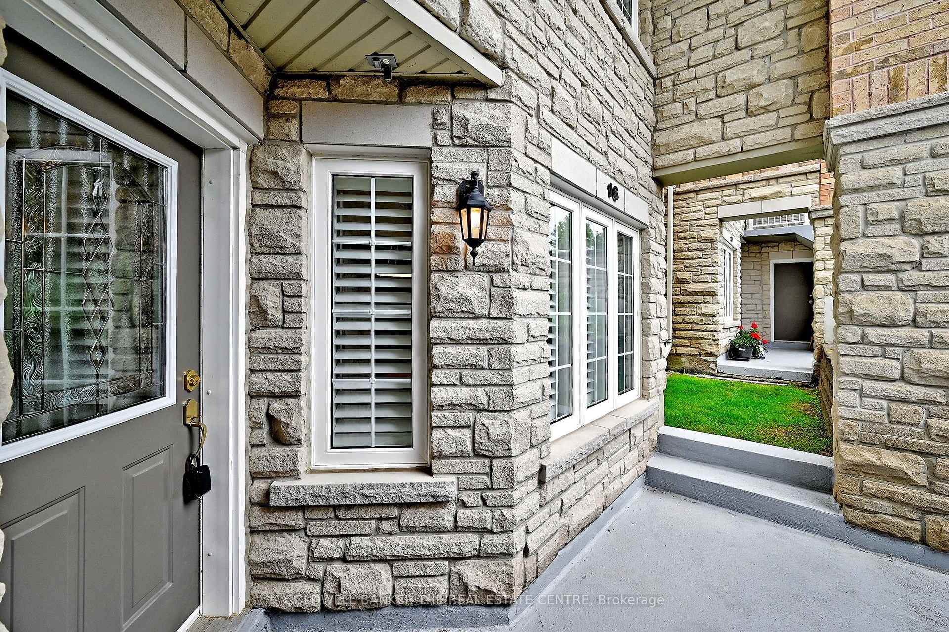 Photo 3 of Unit 16, 520 Silken Laumann Drive, Newmarket, Stonehaven-Wyndham — HOMEH