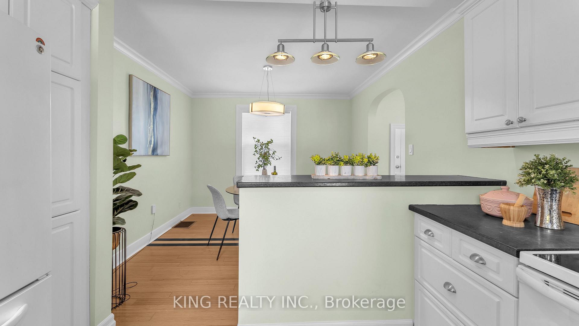 Photo 12 of 727 Whetter Avenue, London, South H — HOMEH