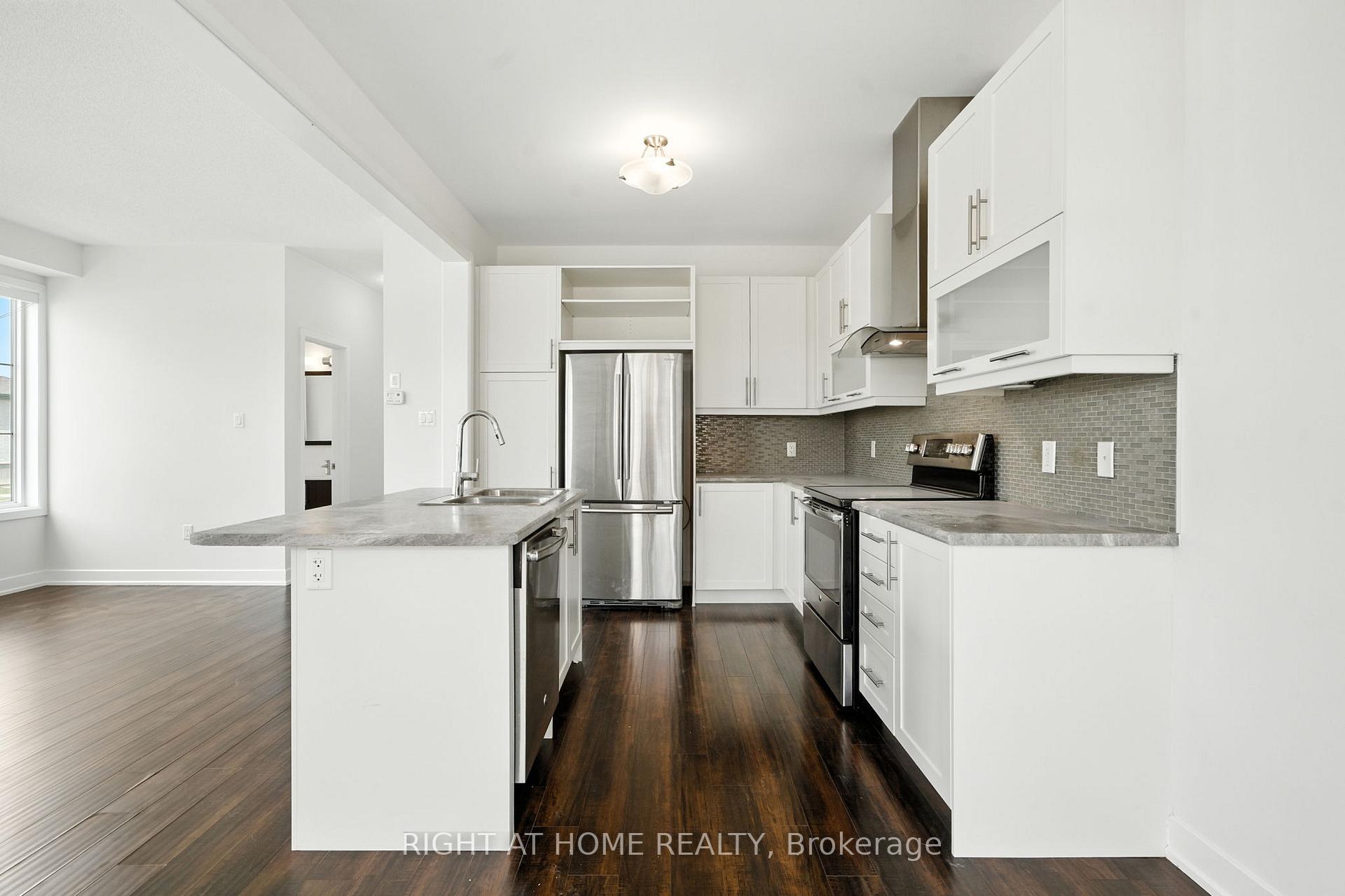 Photo 9 of 108 Vanier Street, Whitby, Pringle Creek — HOMEH