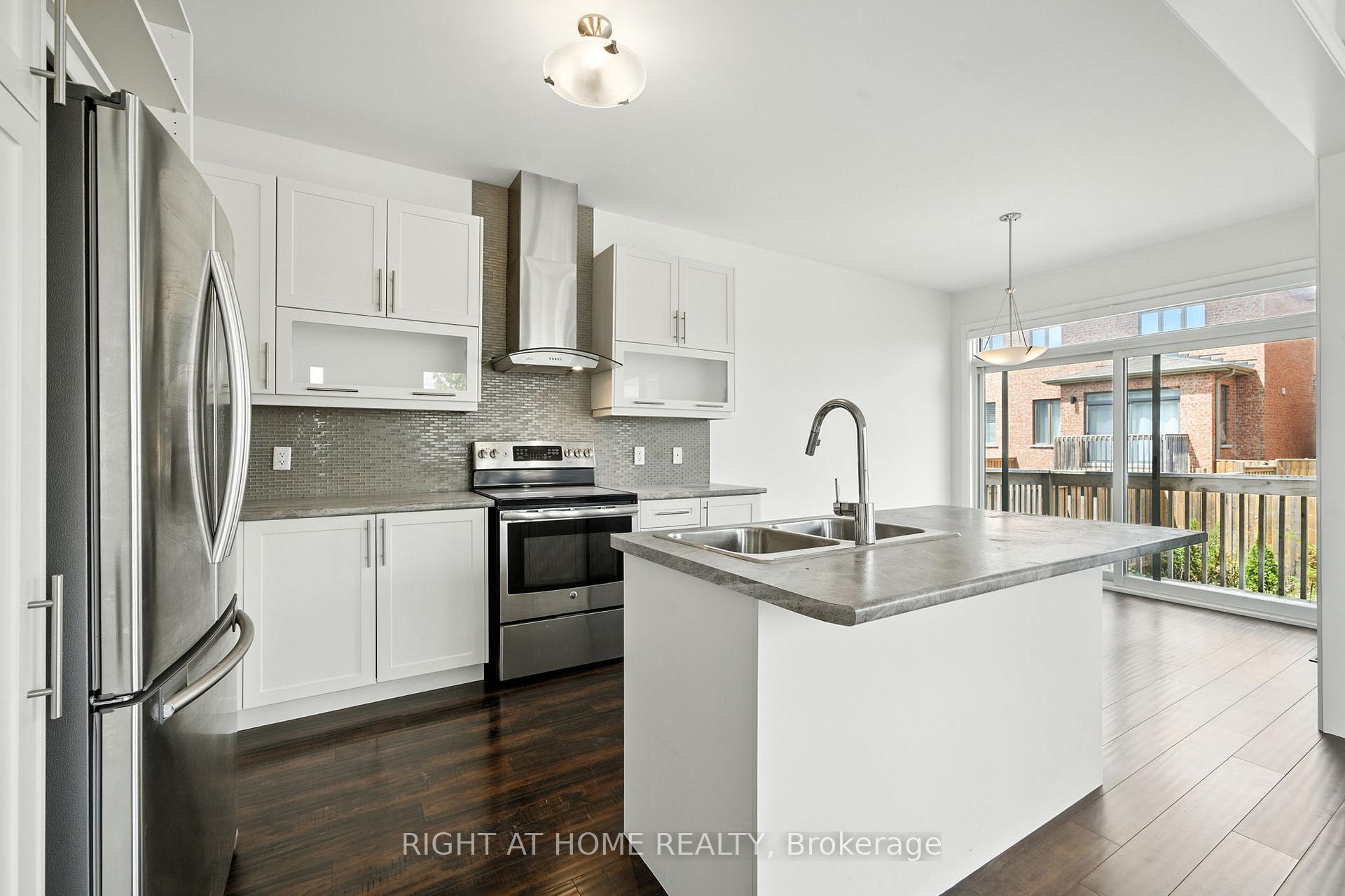 Photo 10 of 108 Vanier Street, Whitby, Pringle Creek — HOMEH