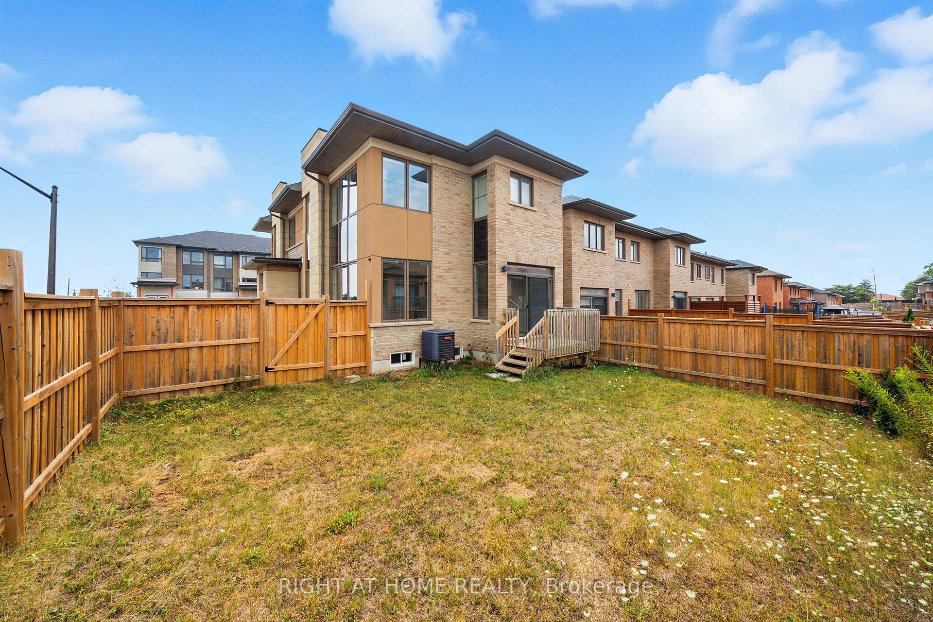 Photo 28 of 108 Vanier Street, Whitby, Pringle Creek — HOMEH